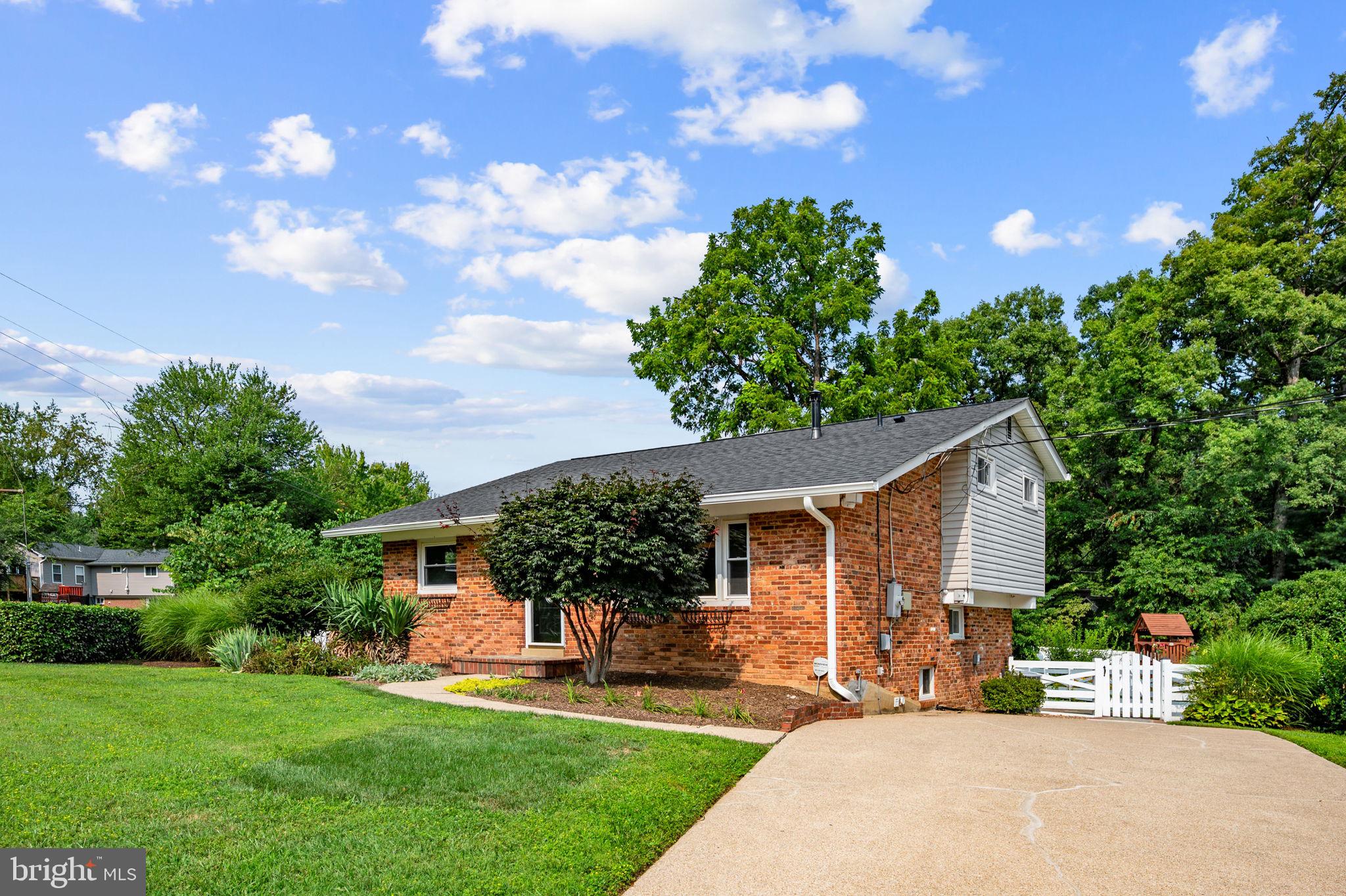 4216 SIDEBURN ROAD