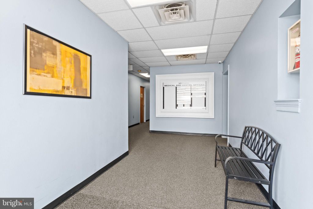 Photo of 301 W Chester Pike #101, HAVERTOWN, PA 19083 (MLS # PADE2098226)