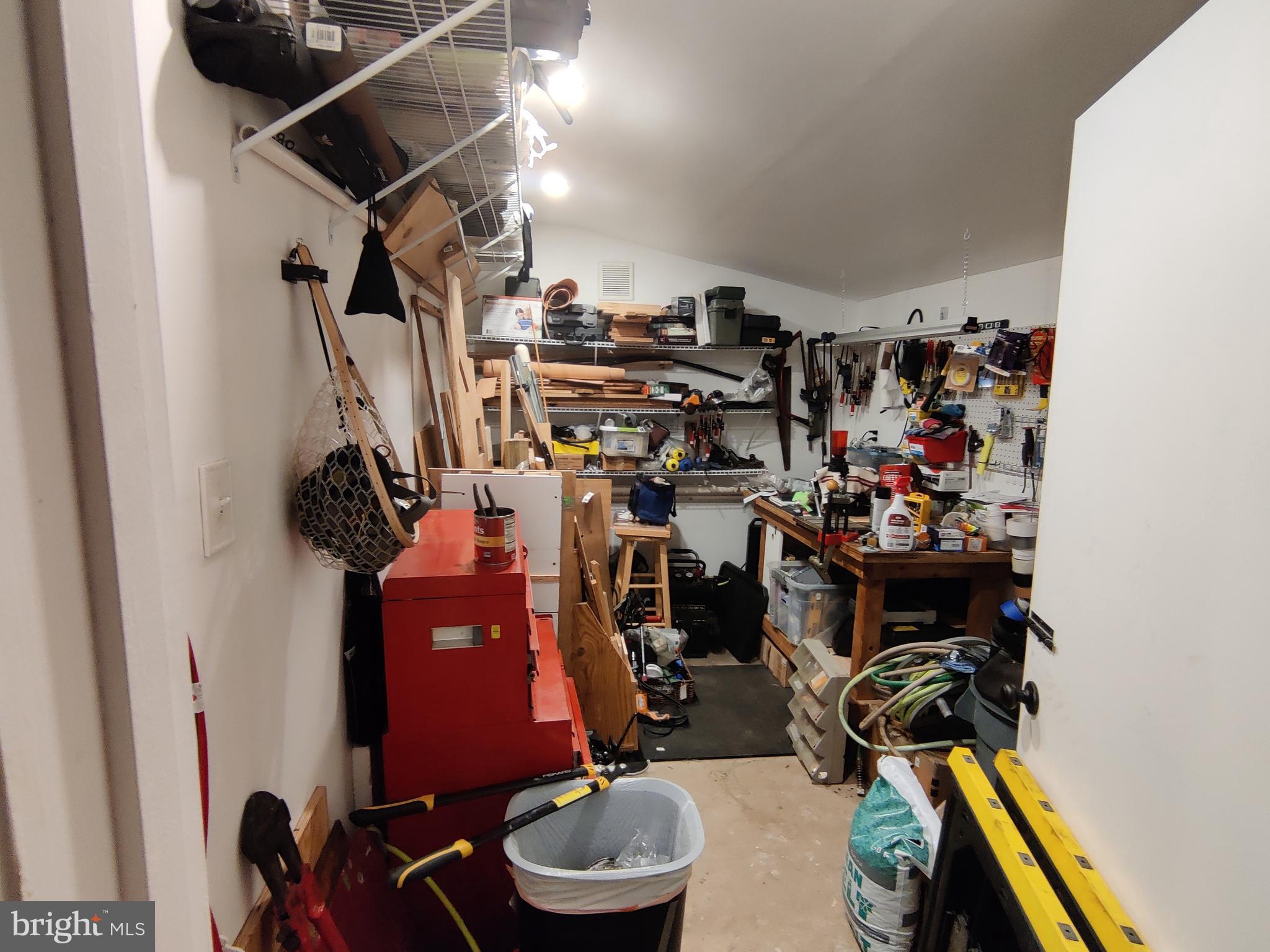 OAK HILL - Residential Lease