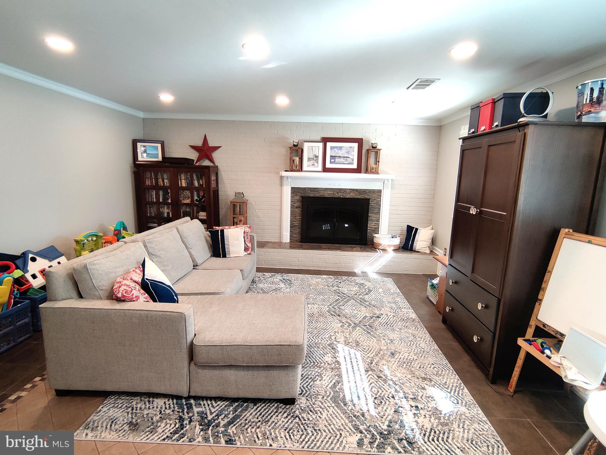 OAK HILL - Residential Lease