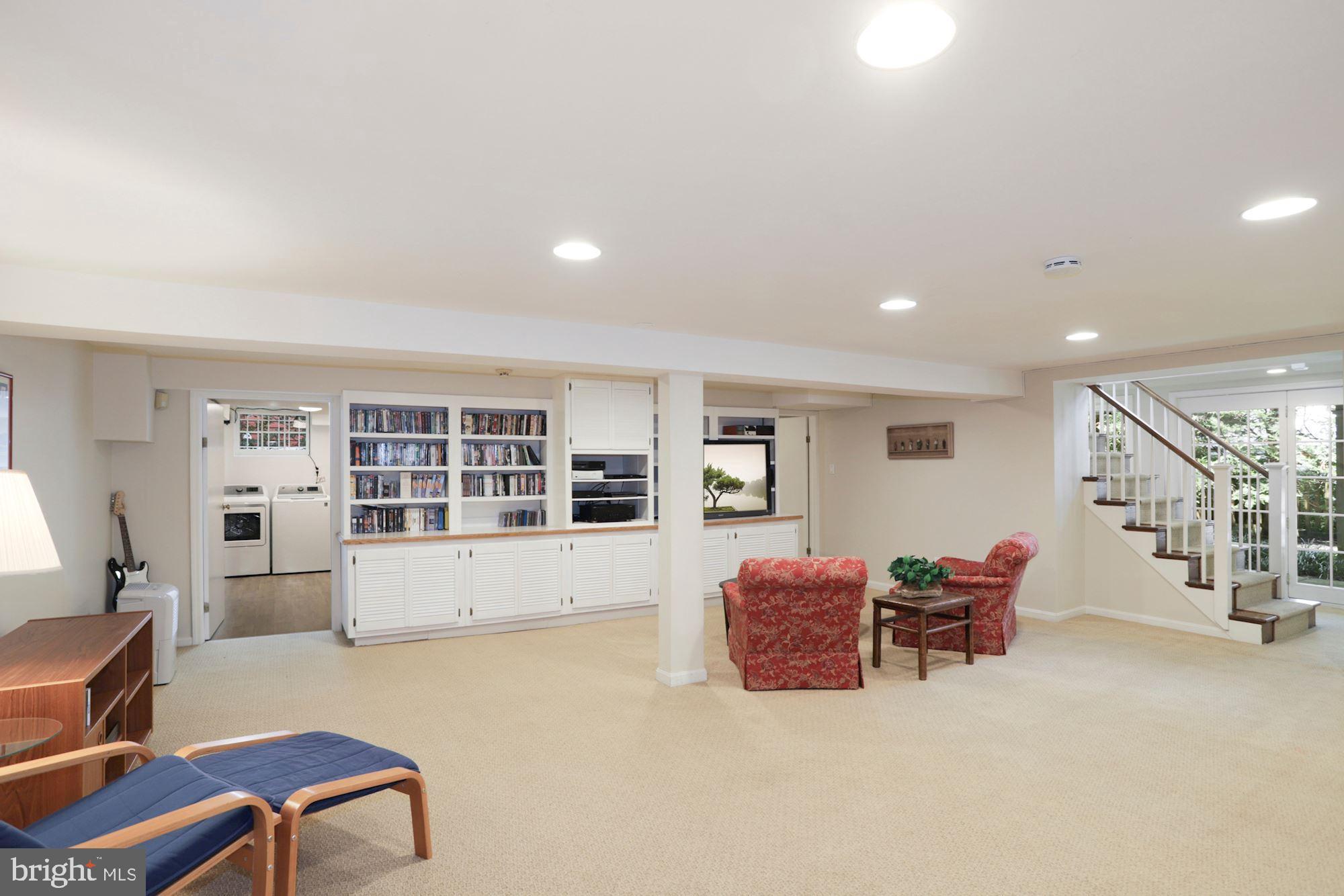 CHEVY CHASE GARDENS - Residential