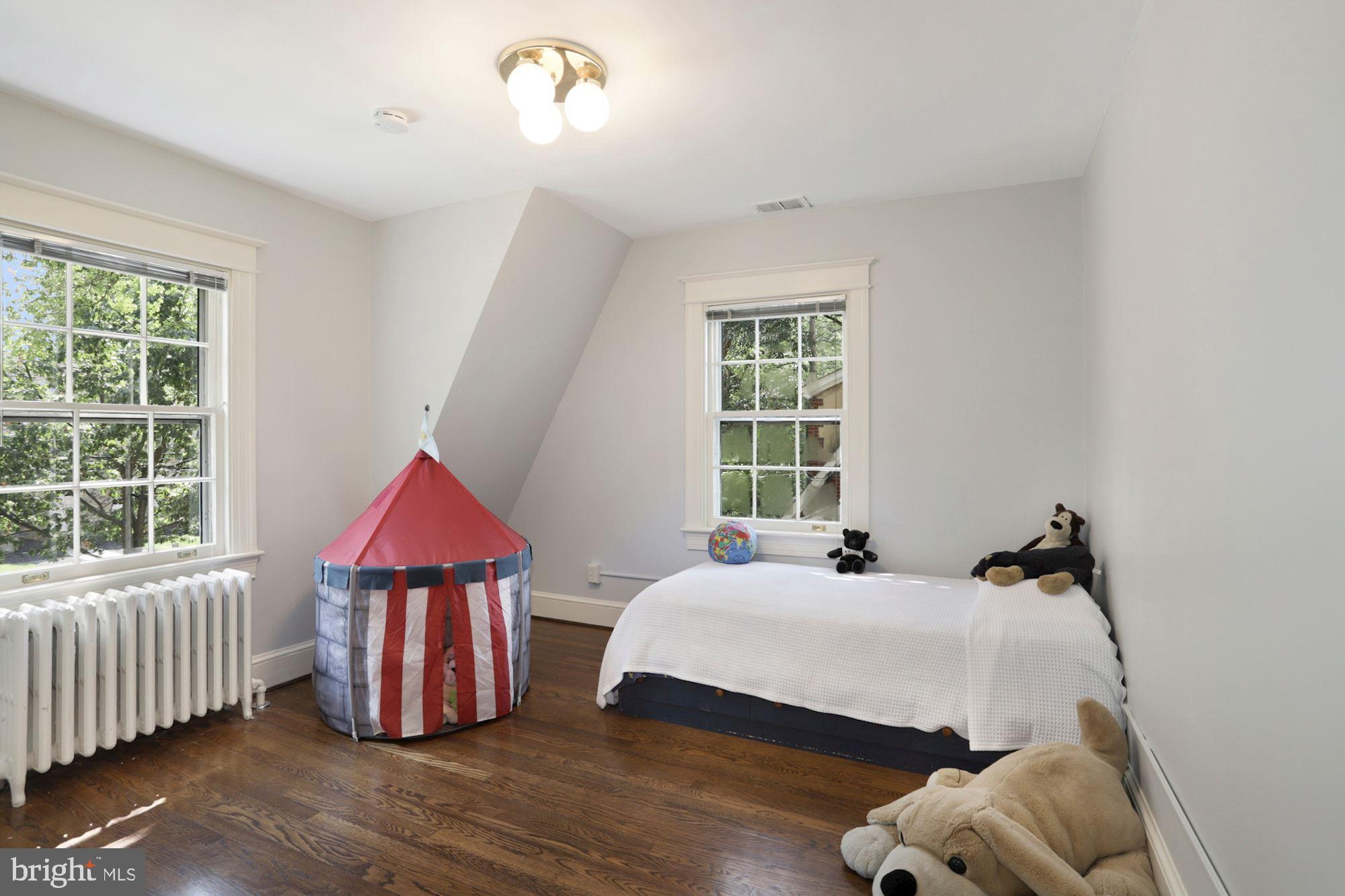 CHEVY CHASE GARDENS - Residential