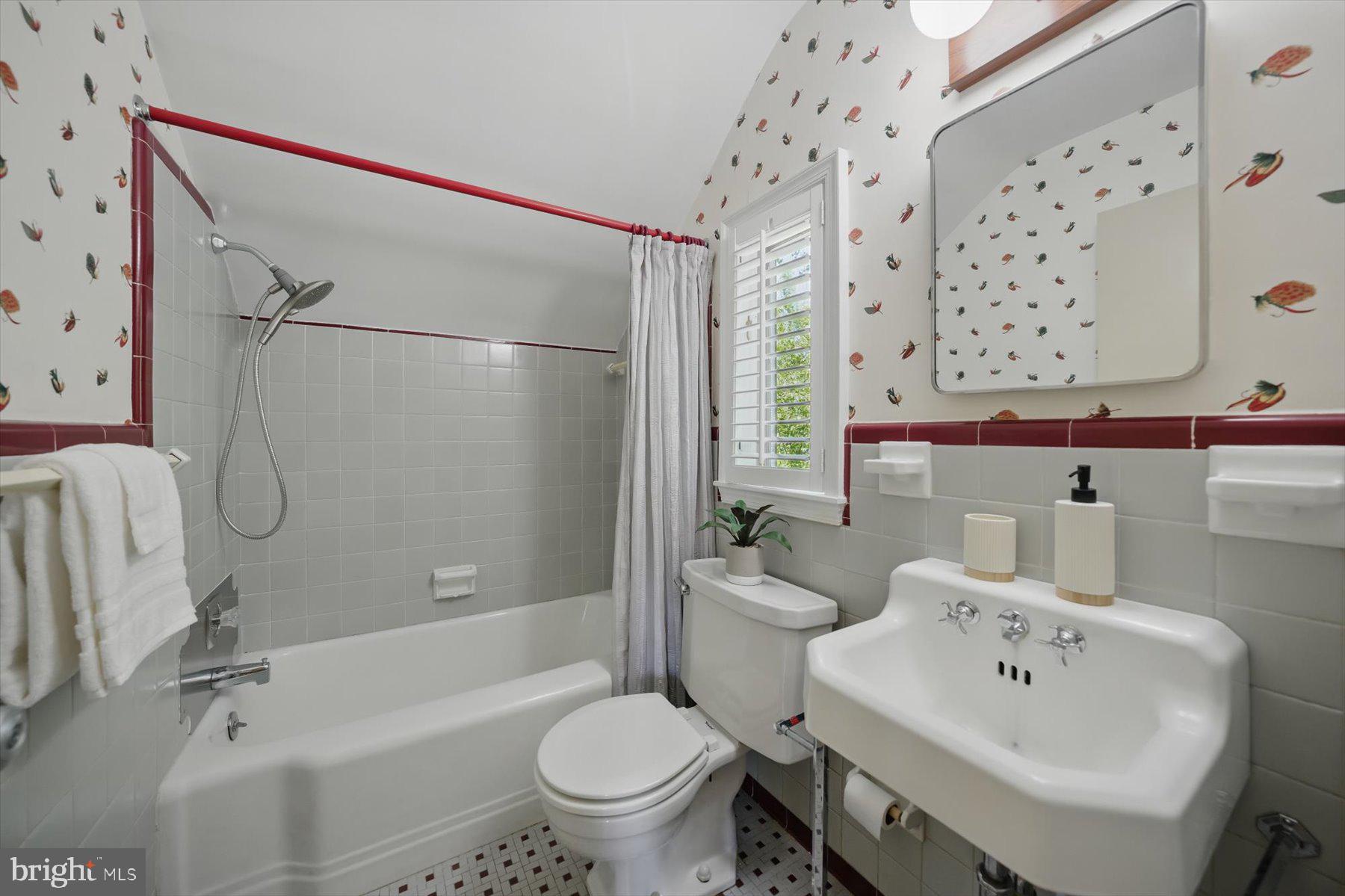 SHIRLEY WOODS - Residential