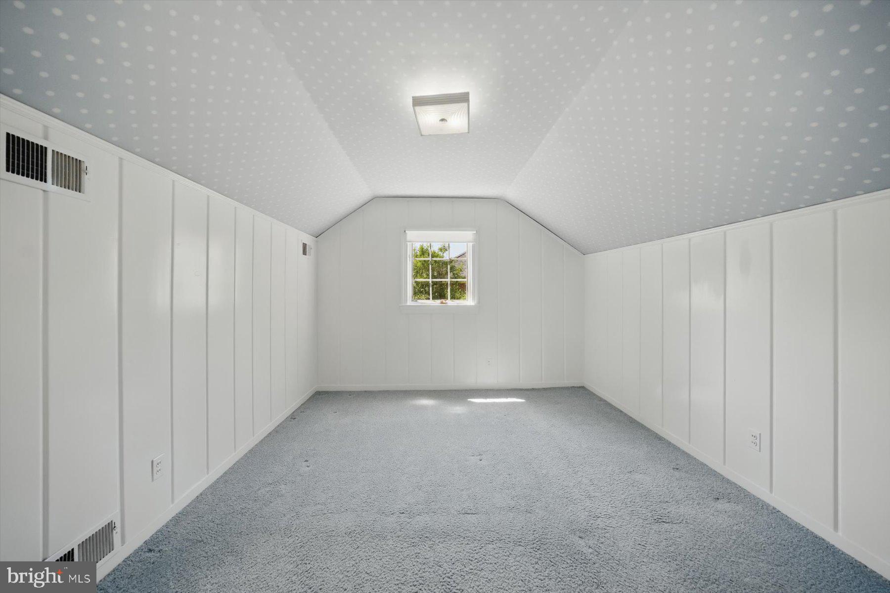 SHIRLEY WOODS - Residential