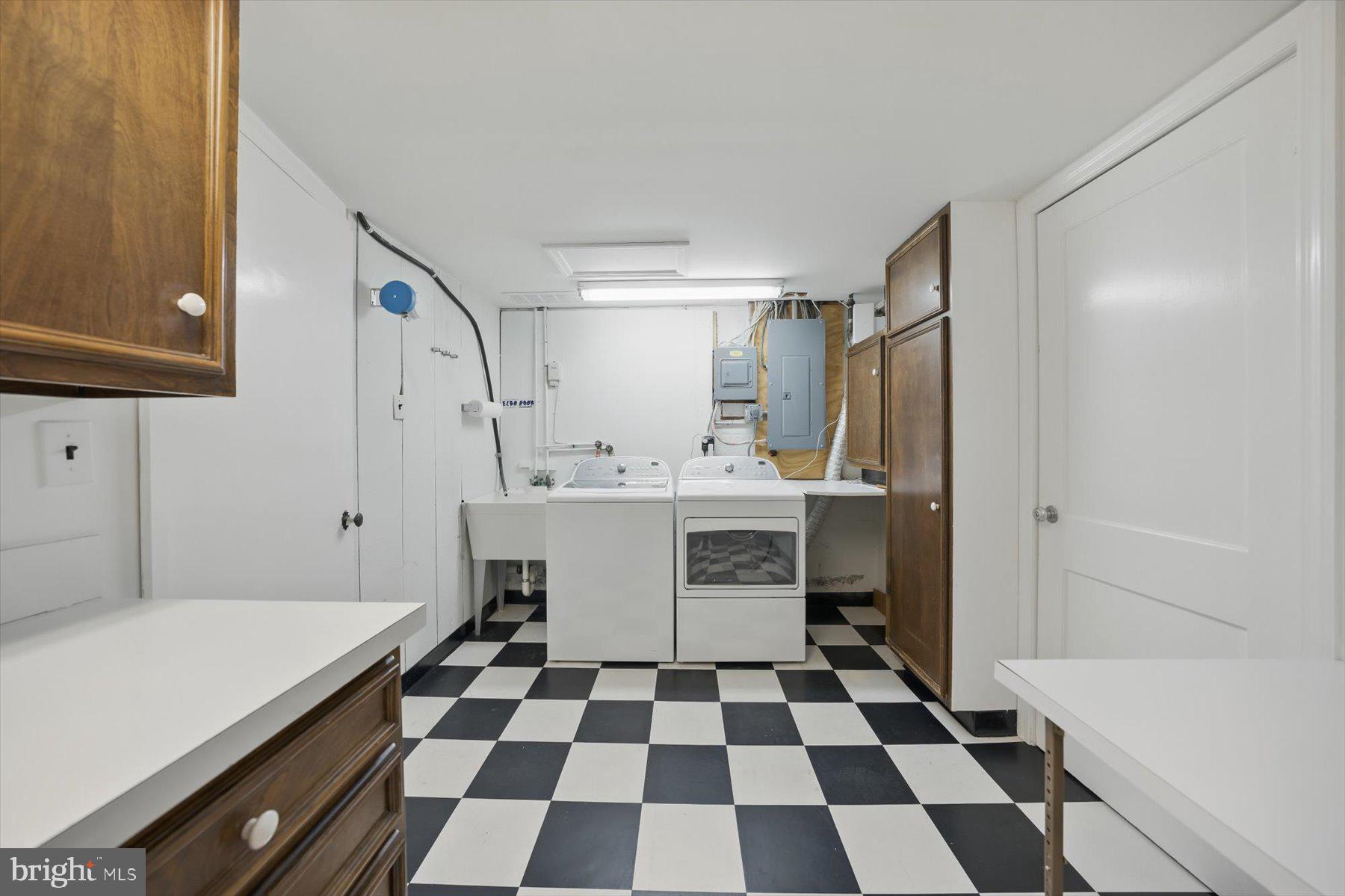 SHIRLEY WOODS - Residential