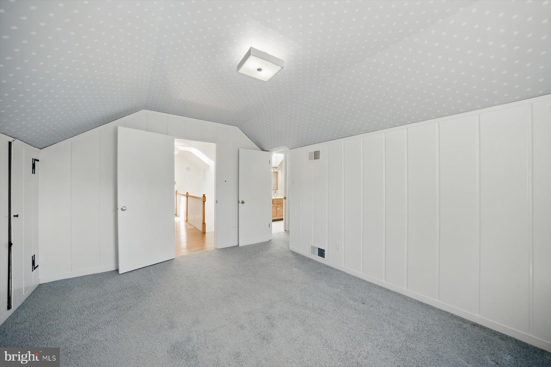 SHIRLEY WOODS - Residential