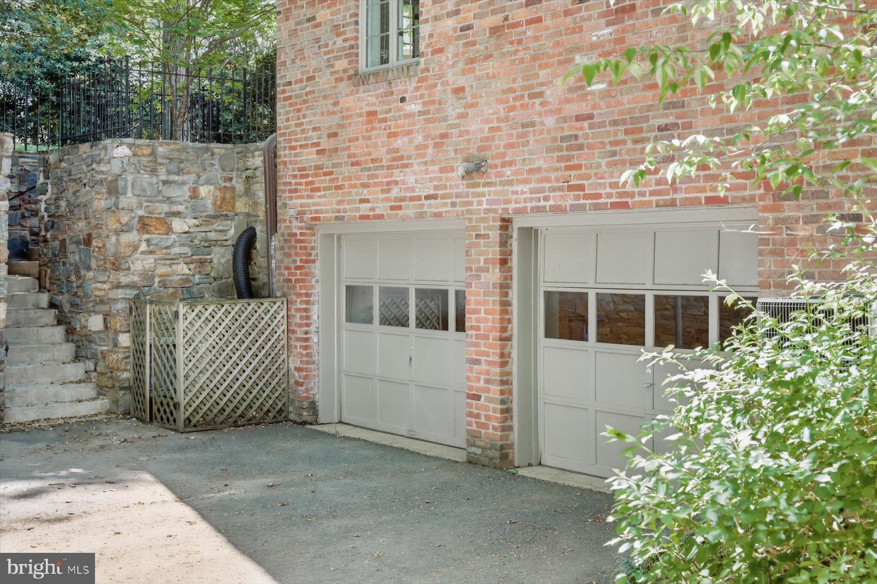 SHIRLEY WOODS - Residential