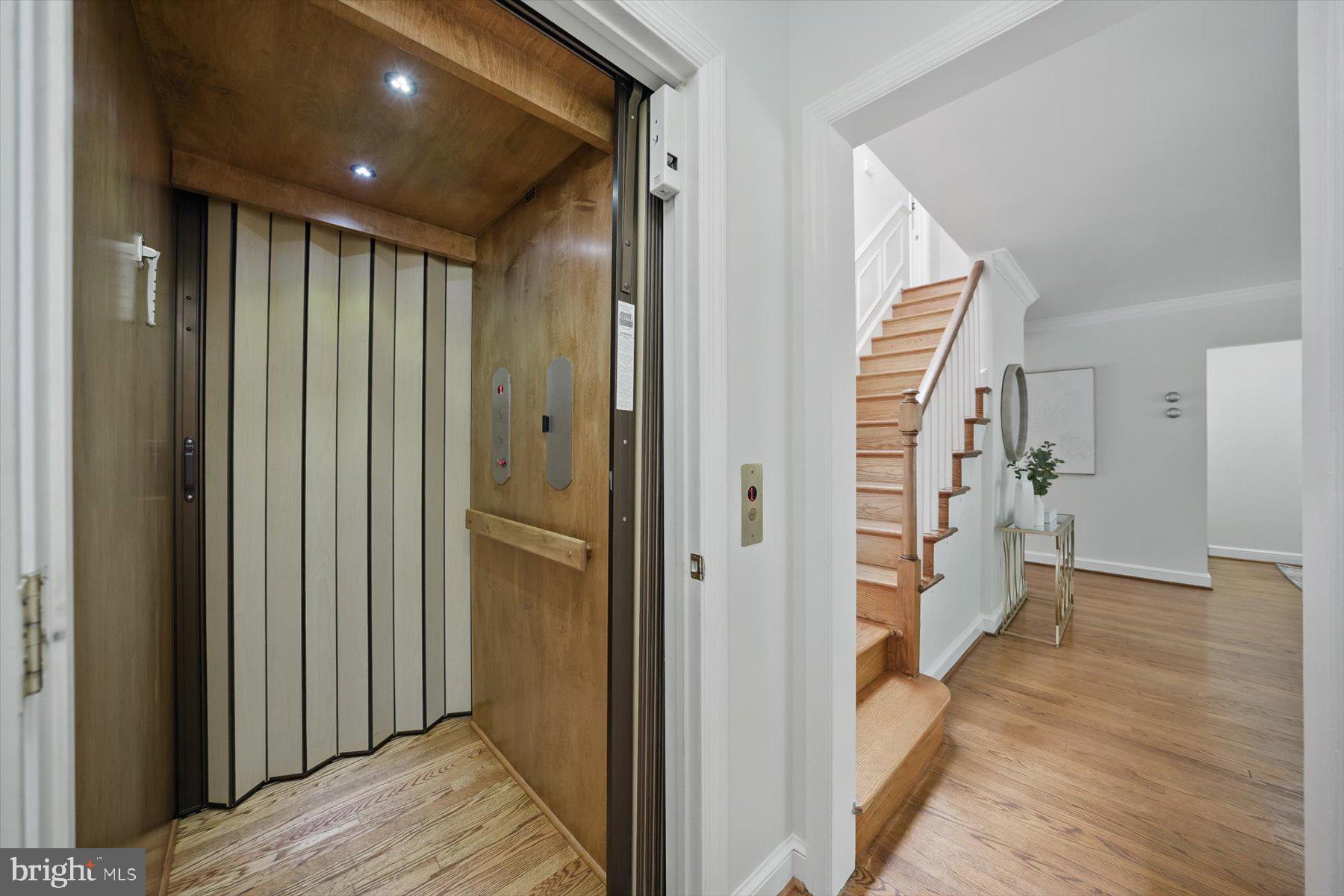 SHIRLEY WOODS - Residential