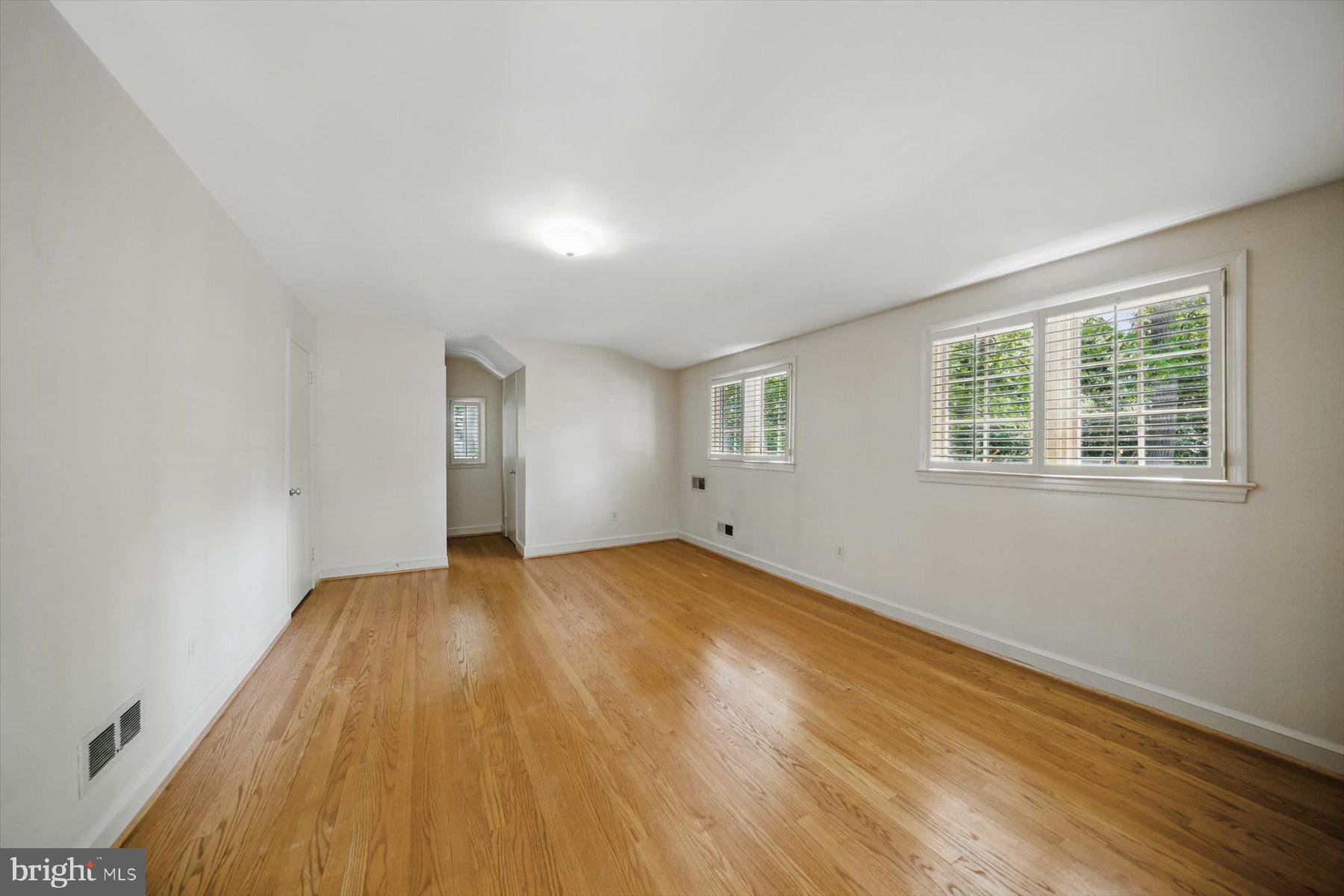 SHIRLEY WOODS - Residential