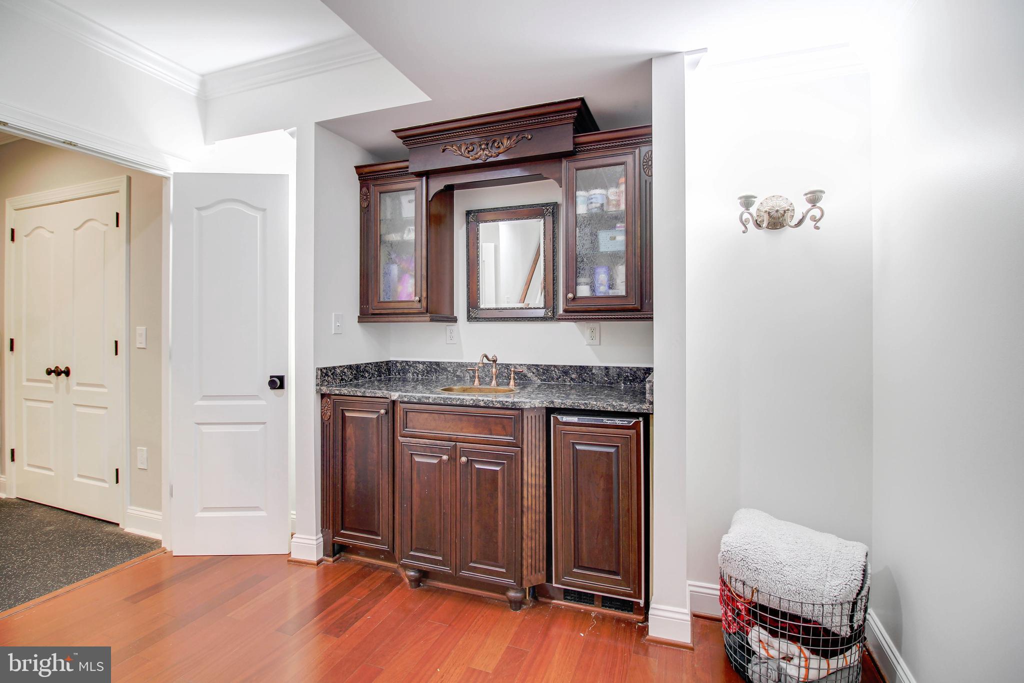 SOUTH RIVER COLONY - Residential