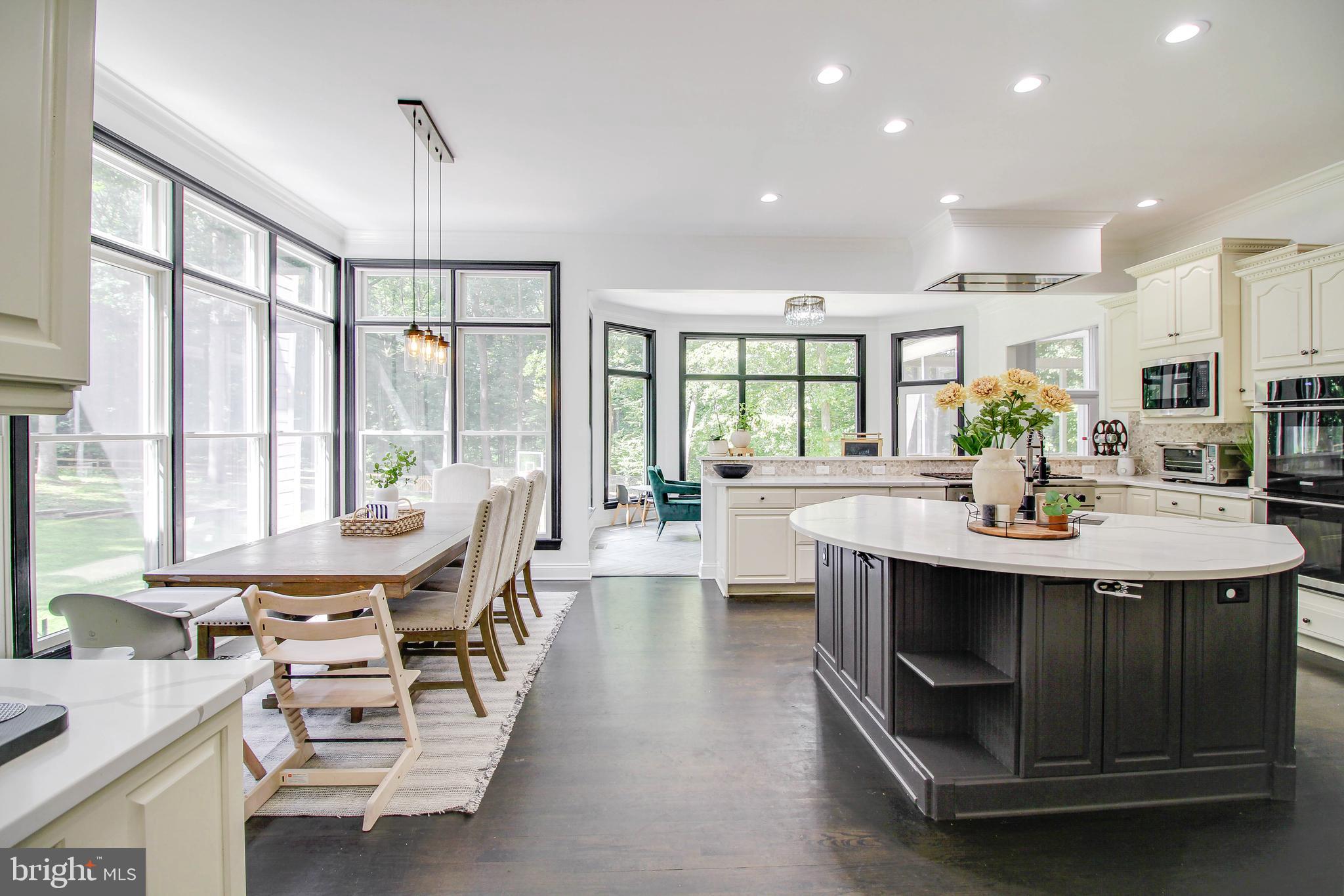 SOUTH RIVER COLONY - Residential