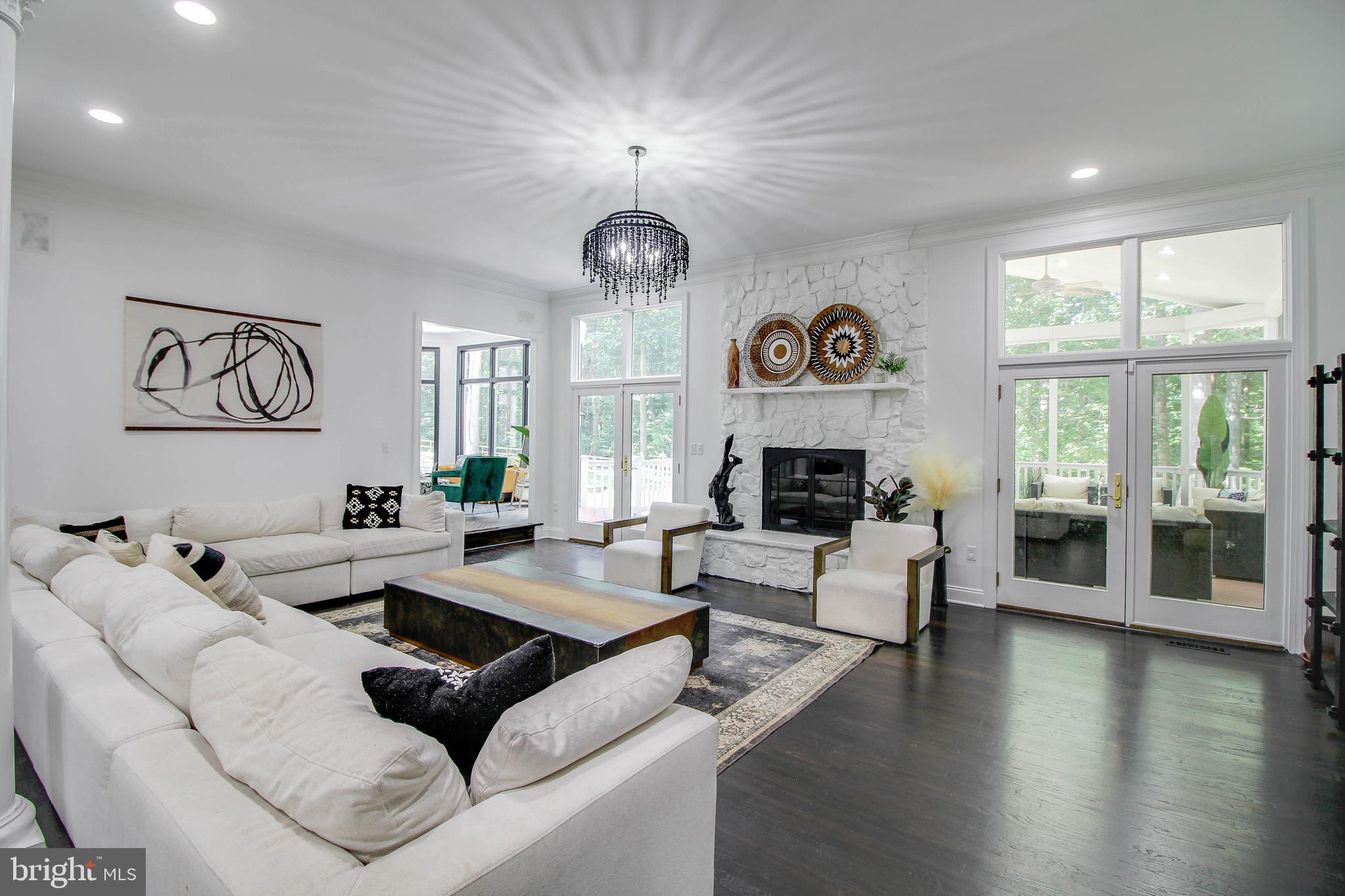 SOUTH RIVER COLONY - Residential