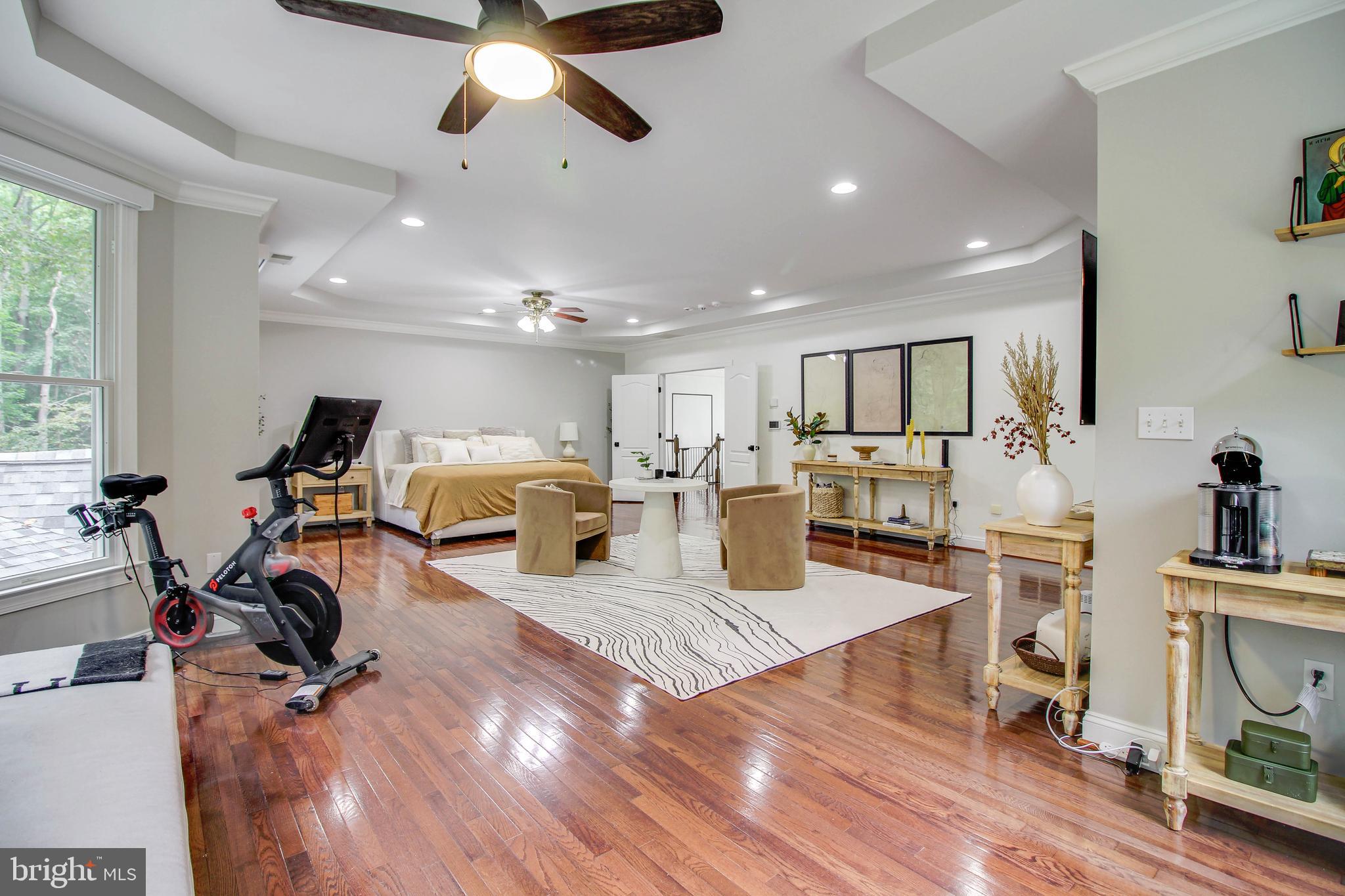 SOUTH RIVER COLONY - Residential