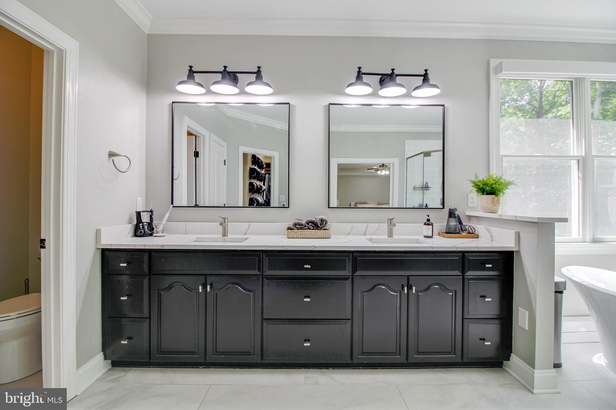 SOUTH RIVER COLONY - Residential