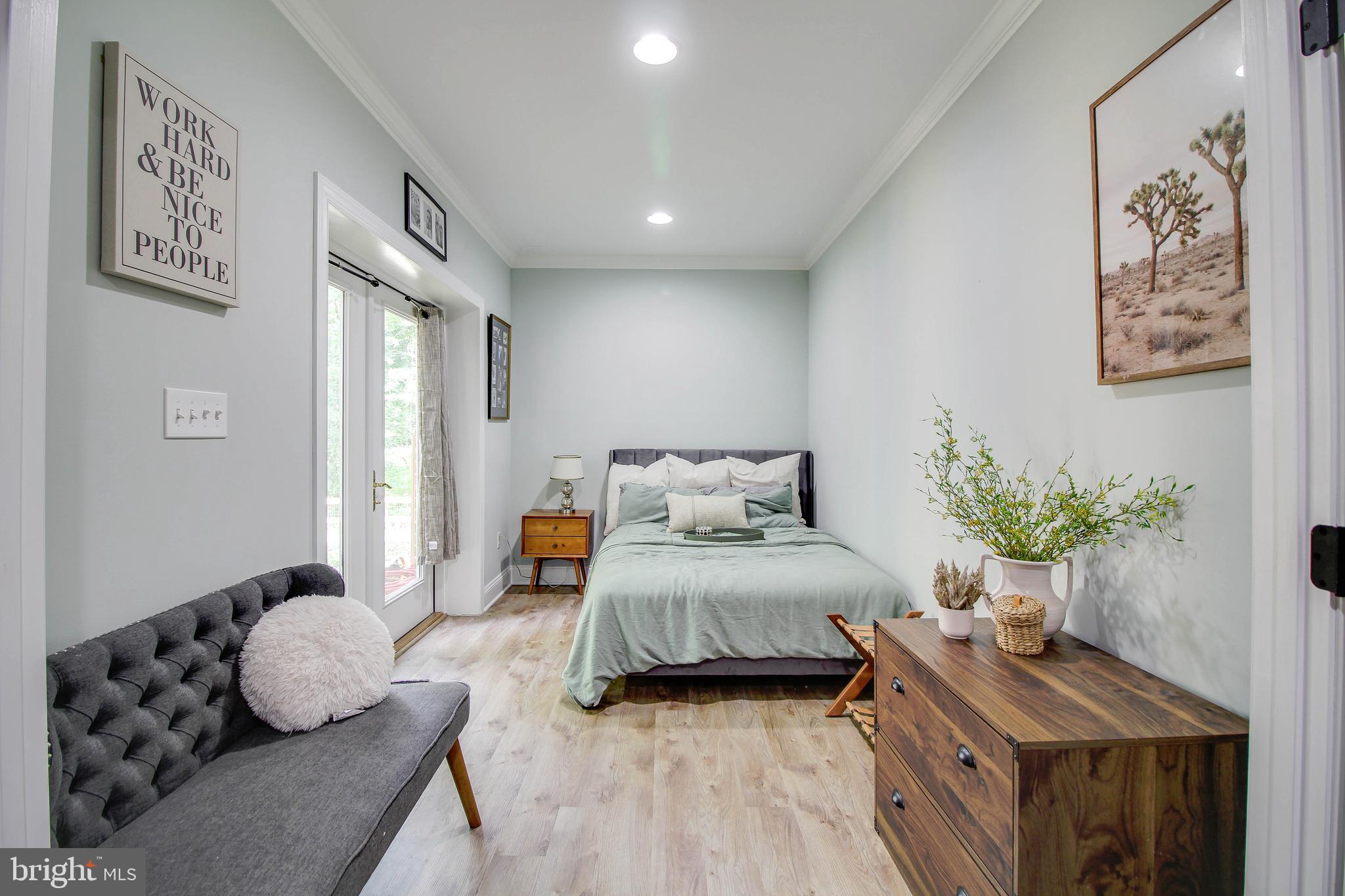 SOUTH RIVER COLONY - Residential