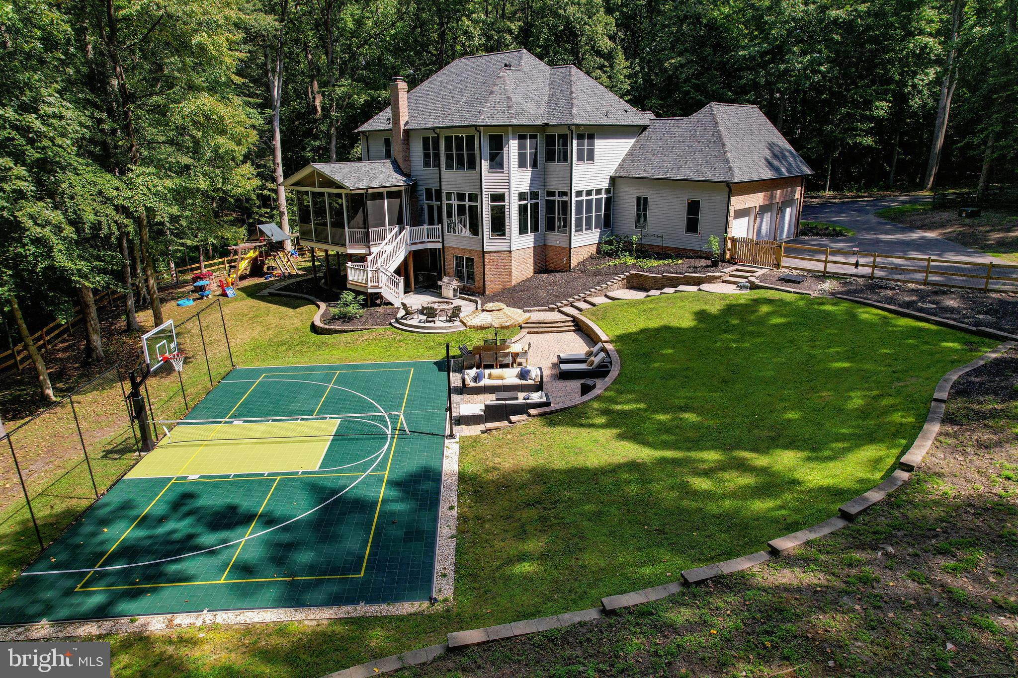 SOUTH RIVER COLONY - Residential