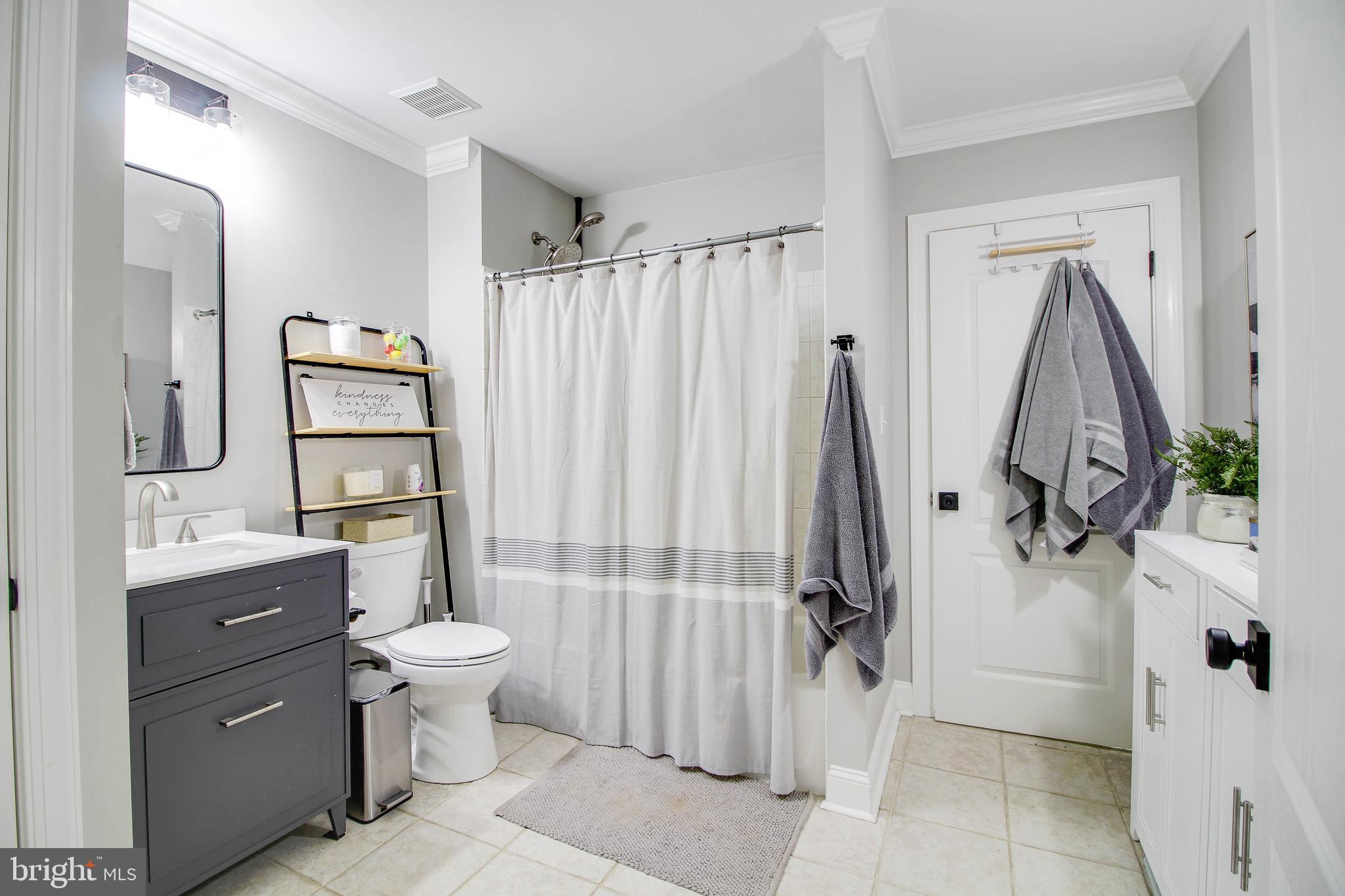 SOUTH RIVER COLONY - Residential