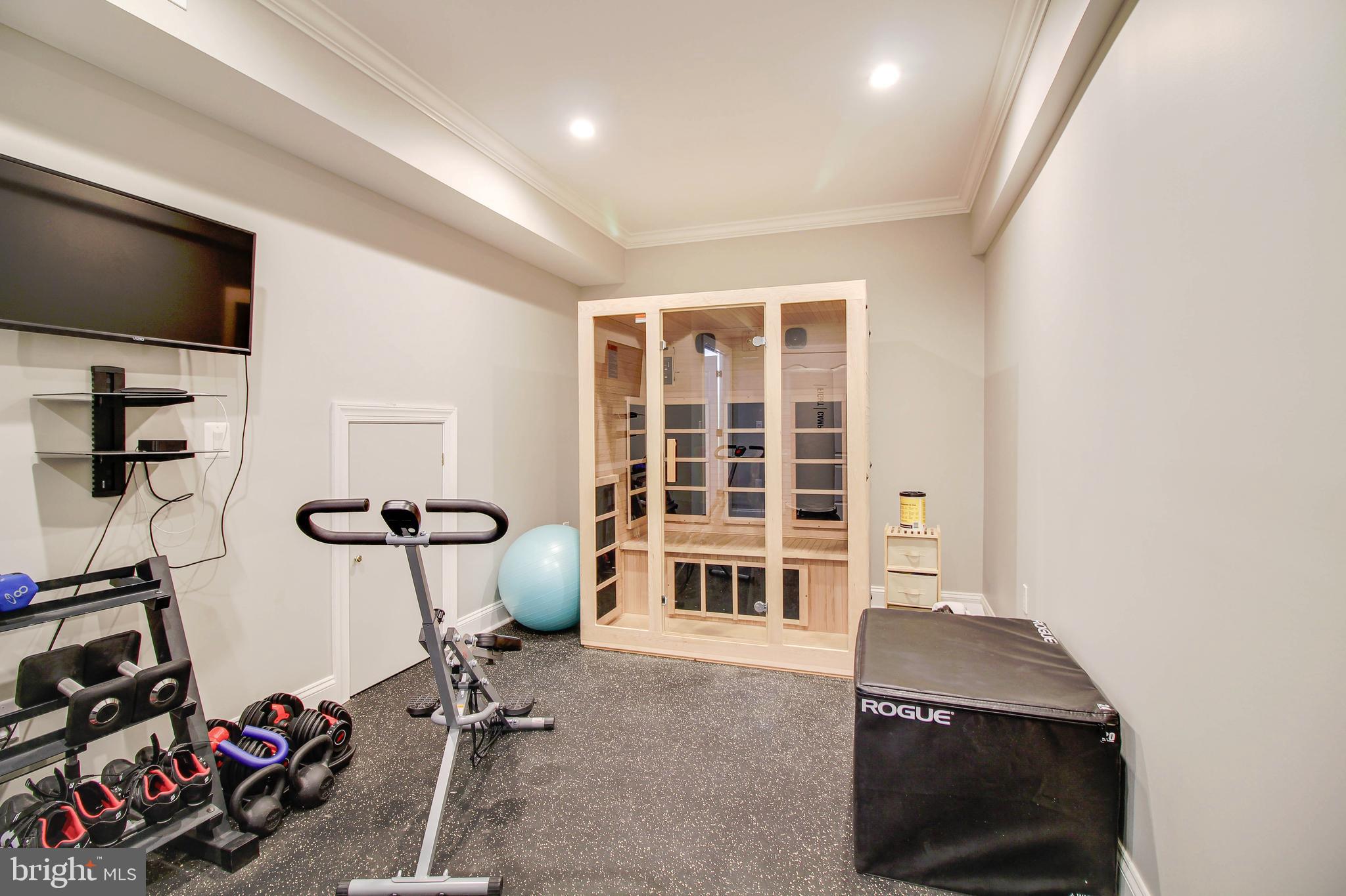 SOUTH RIVER COLONY - Residential