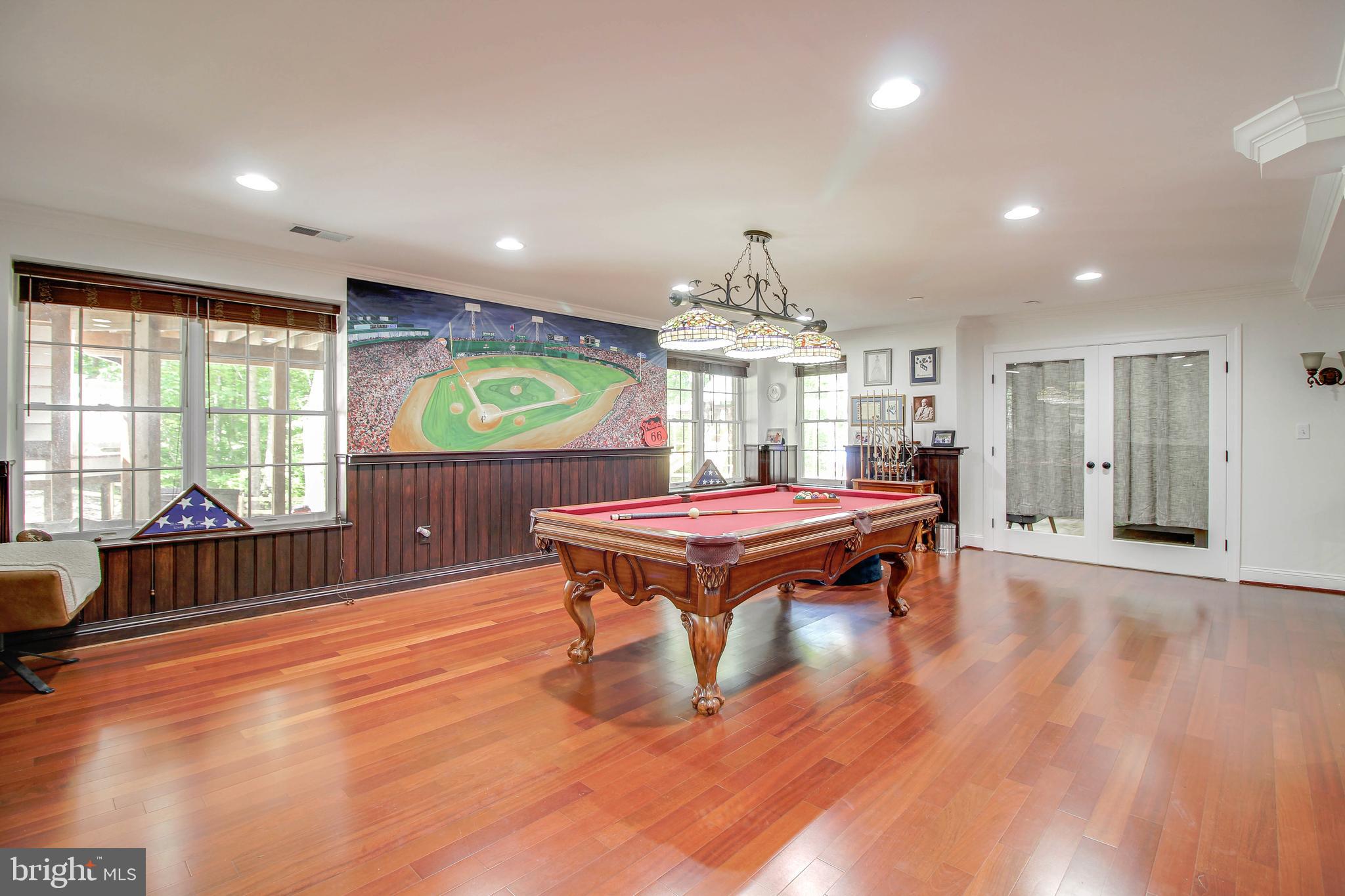 SOUTH RIVER COLONY - Residential