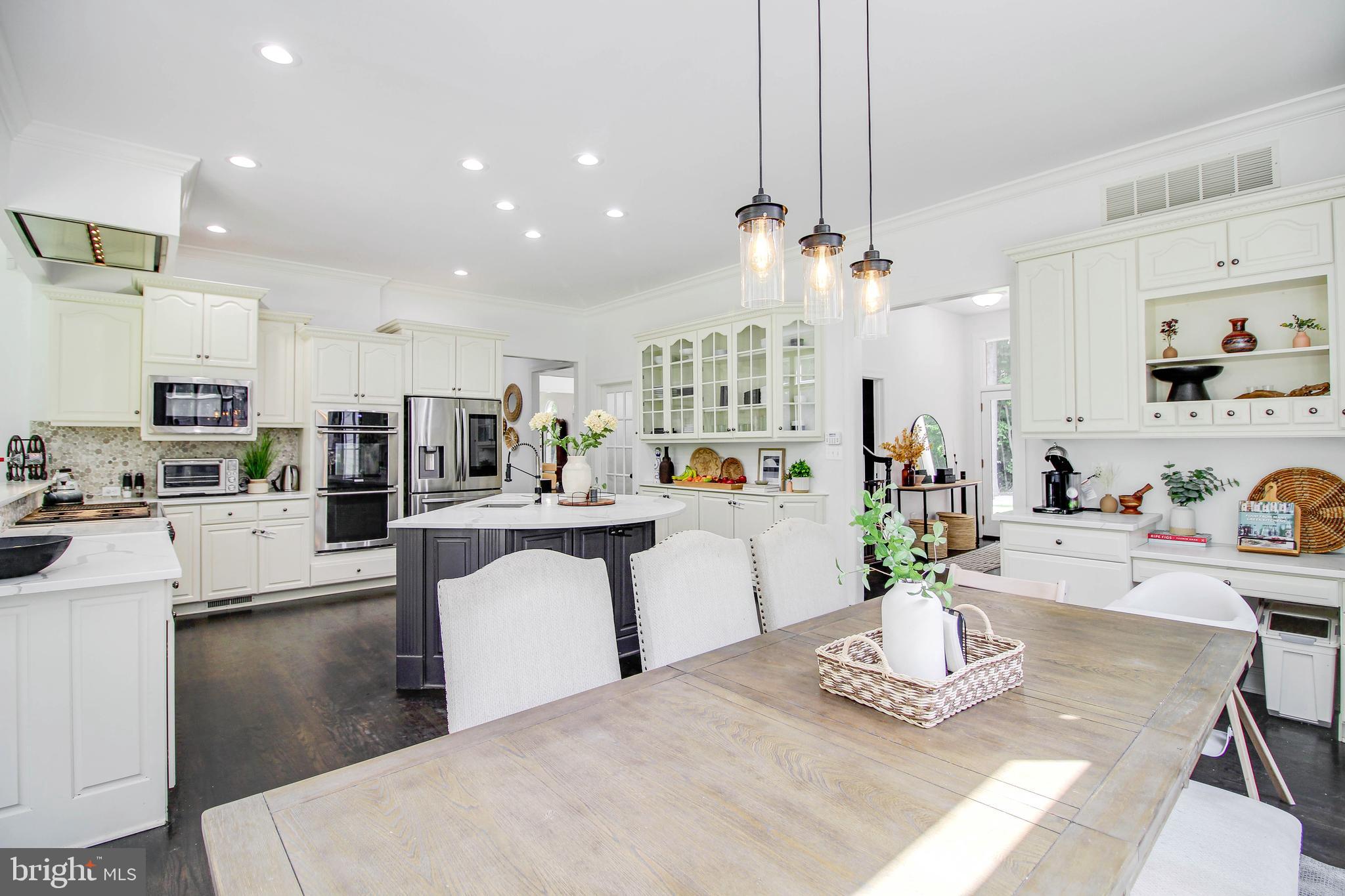 SOUTH RIVER COLONY - Residential