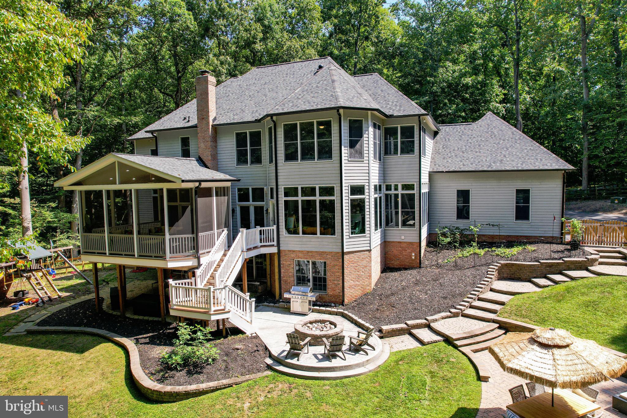 SOUTH RIVER COLONY - Residential