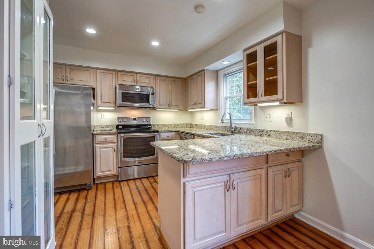 MONTROSE WOODS CODM - Residential Lease