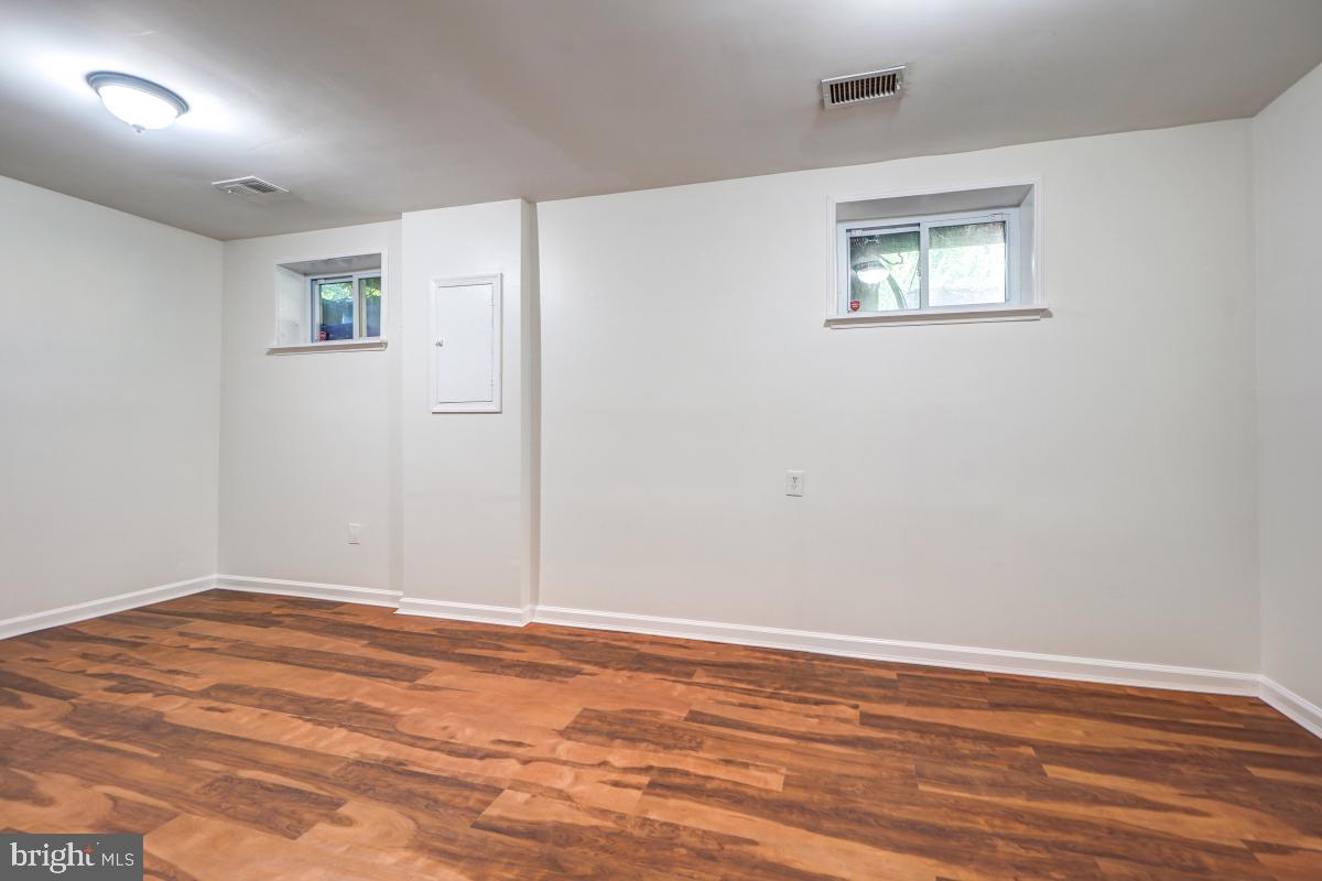 MONTROSE WOODS CODM - Residential Lease