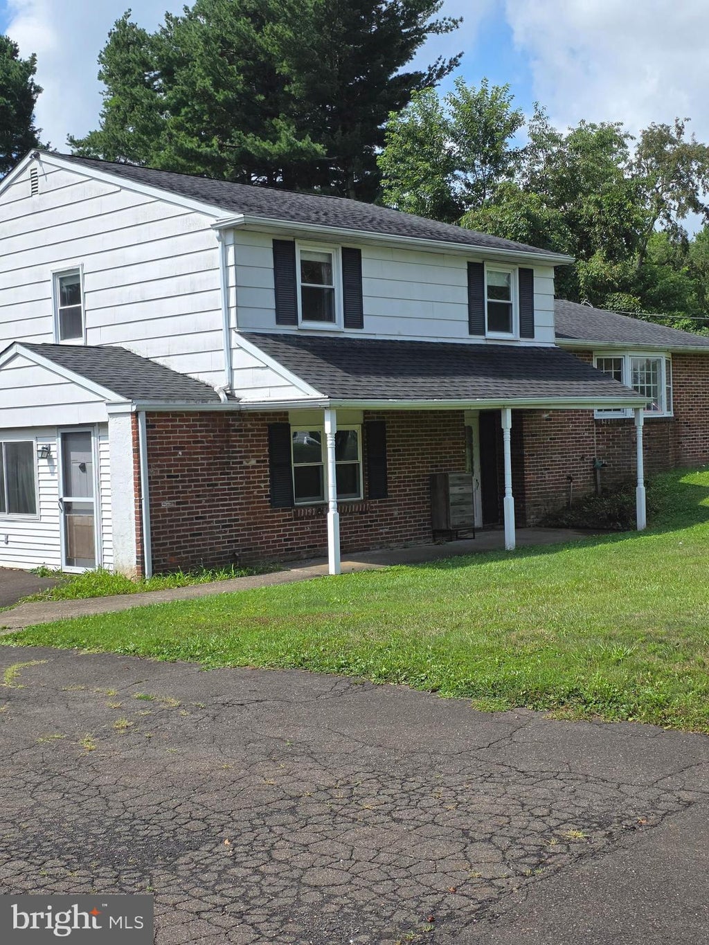 Photo of 36 S Traymore Avenue, WARMINSTER, PA 18974 (MLS # PABU2127126)