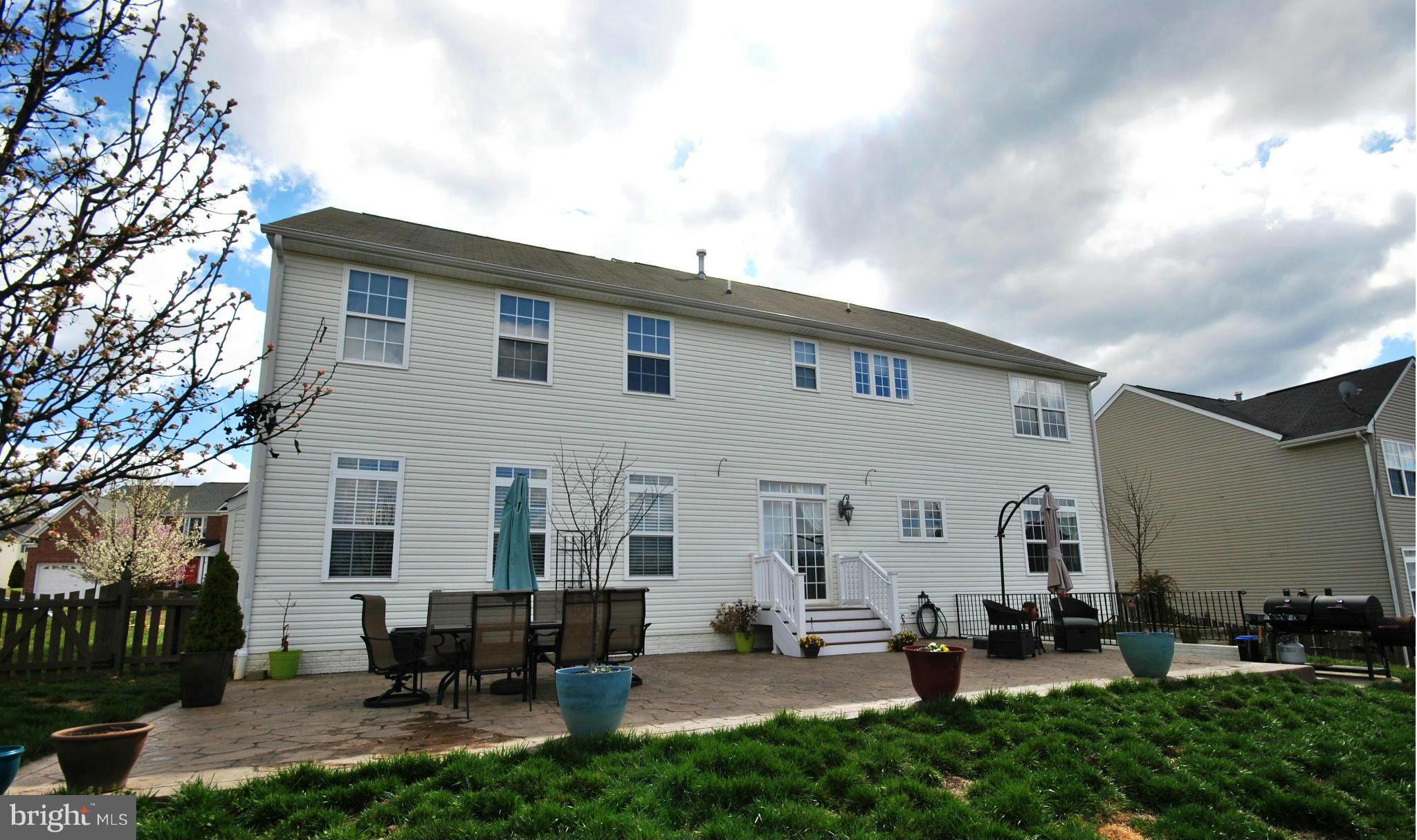 LEE'S CROSSING - Residential