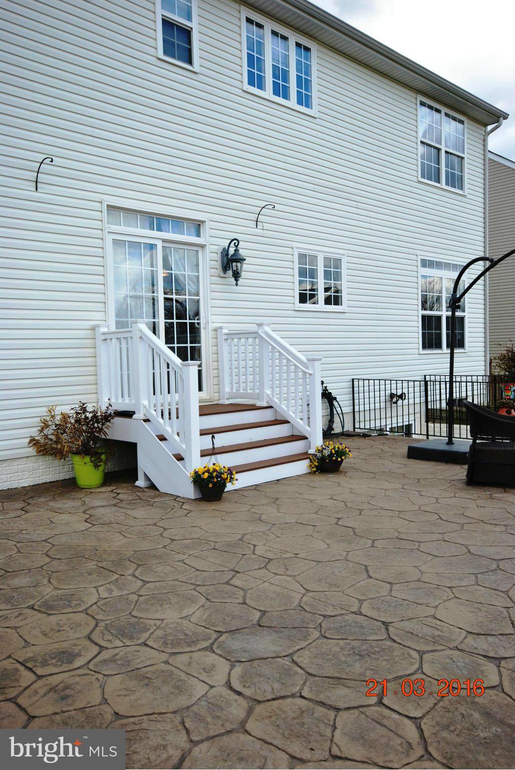 LEE'S CROSSING - Residential