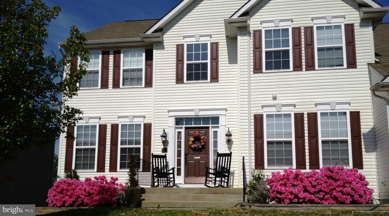 LEE'S CROSSING - Residential