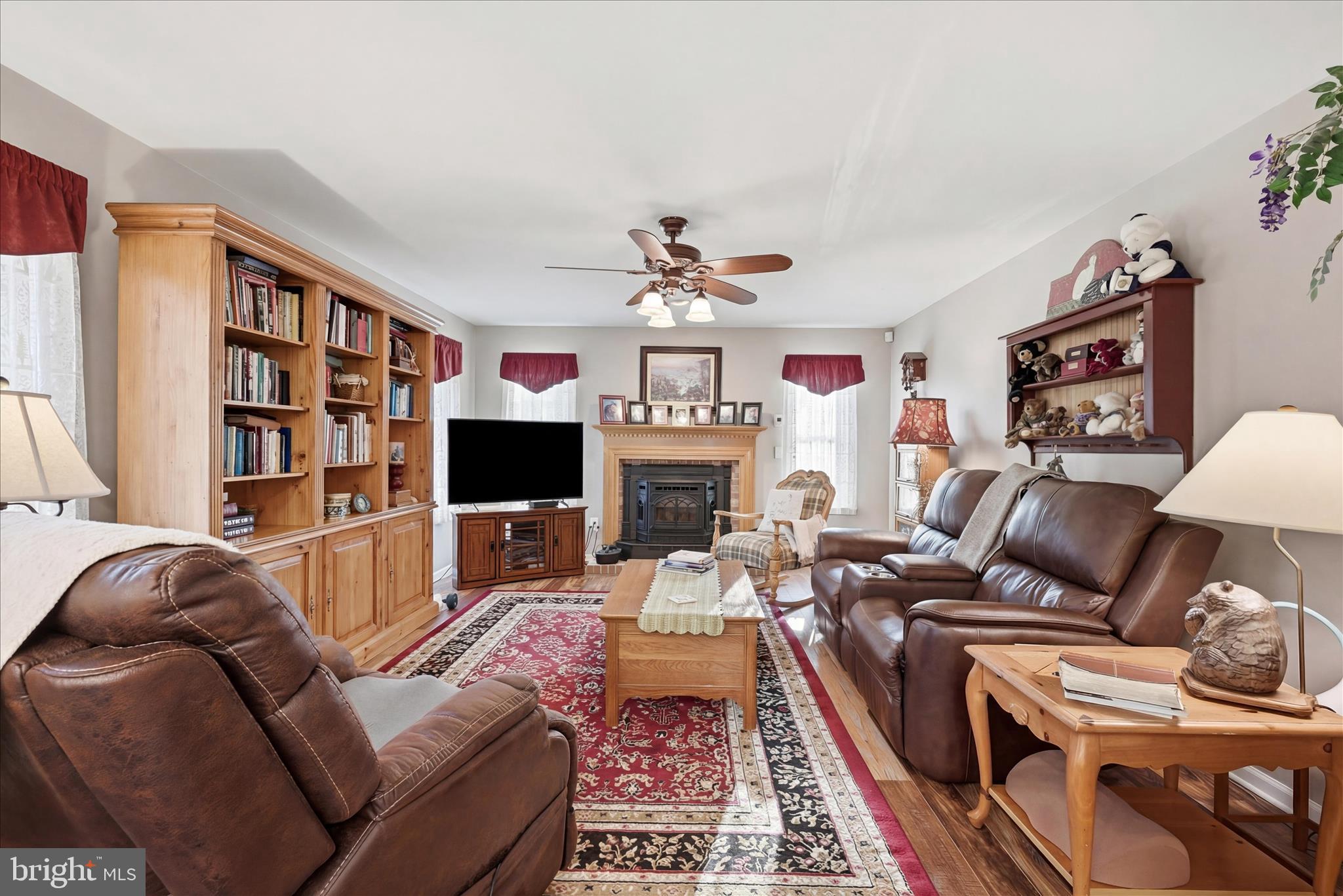 HIGH POINTE - Residential