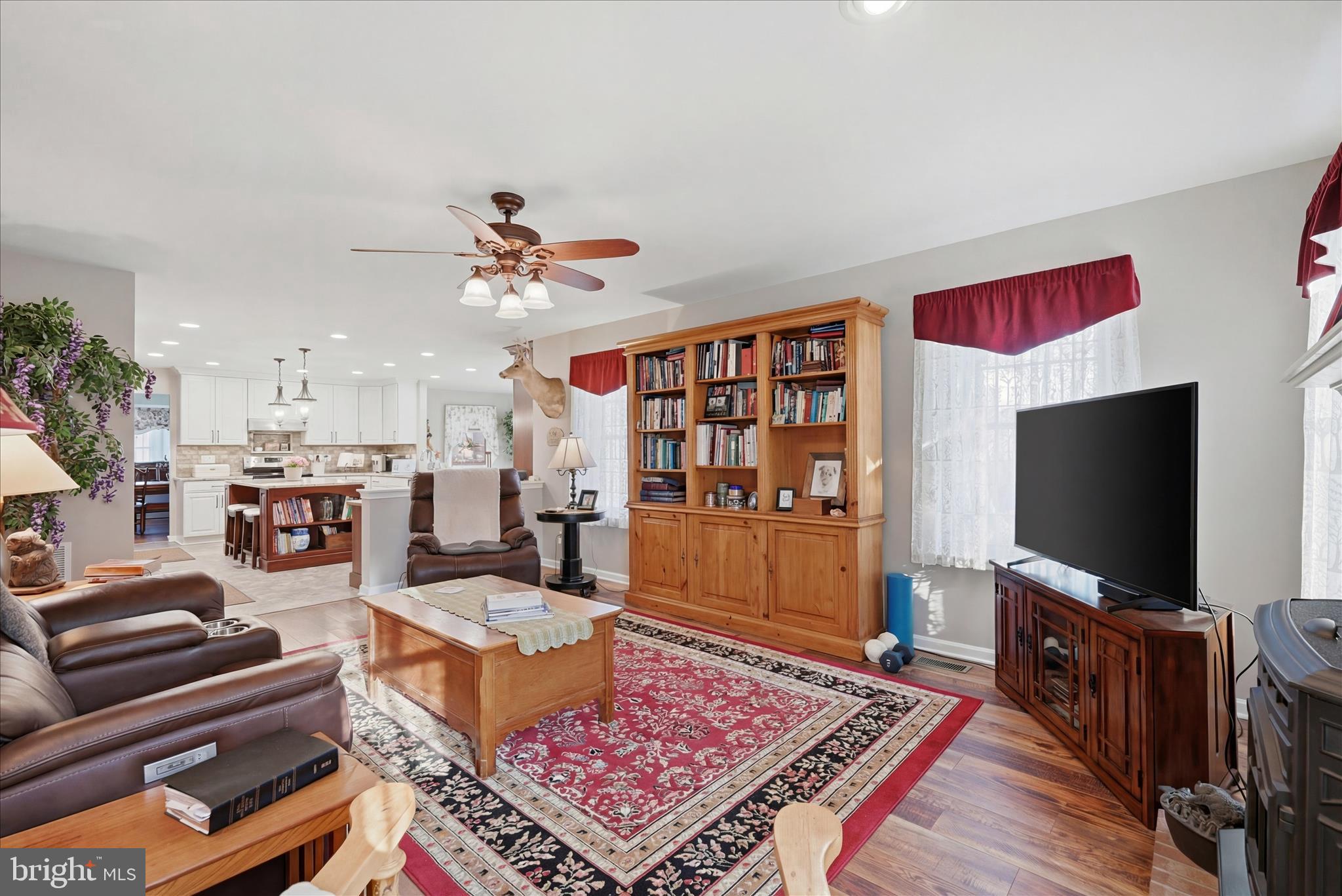 HIGH POINTE - Residential