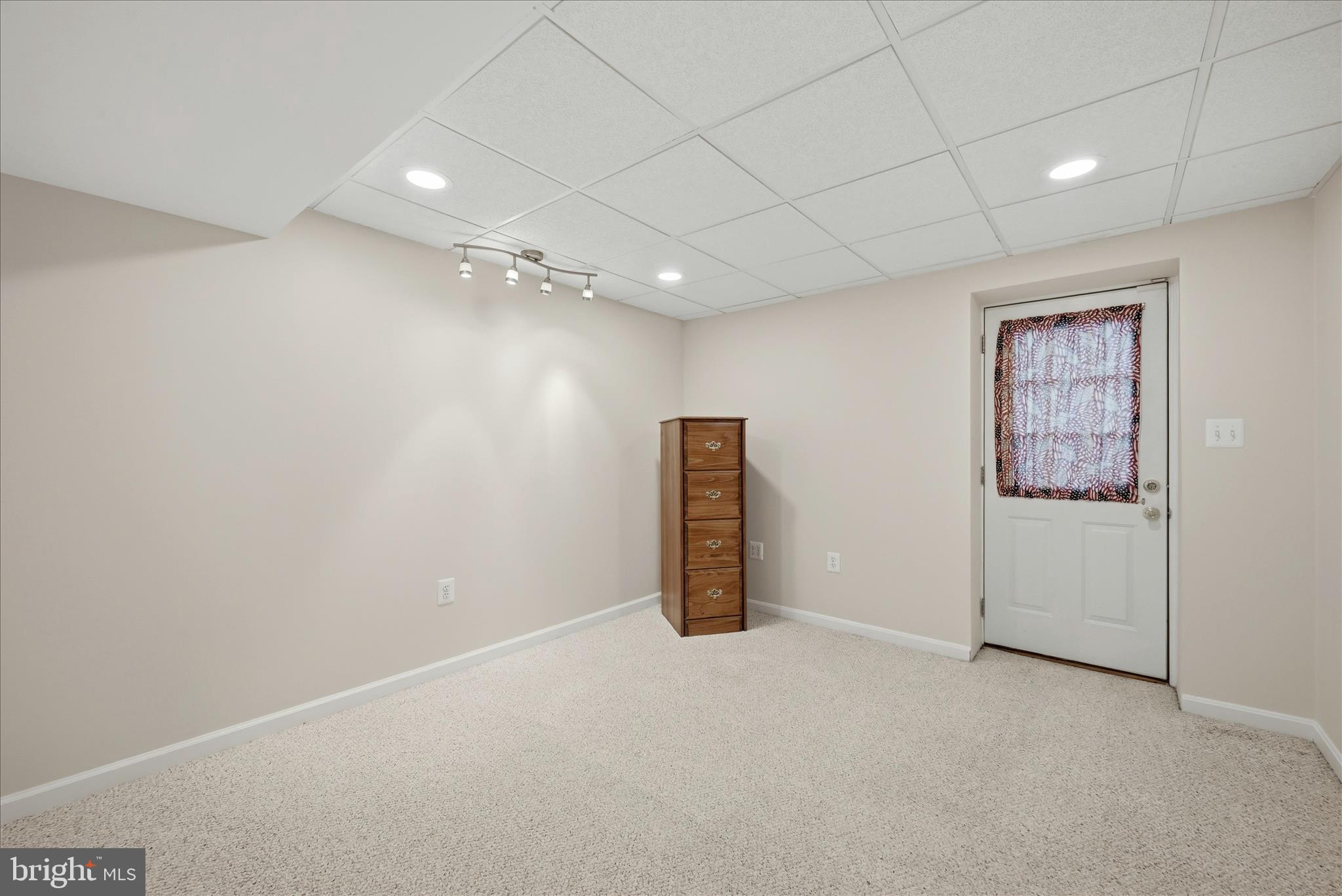 HIGH POINTE - Residential