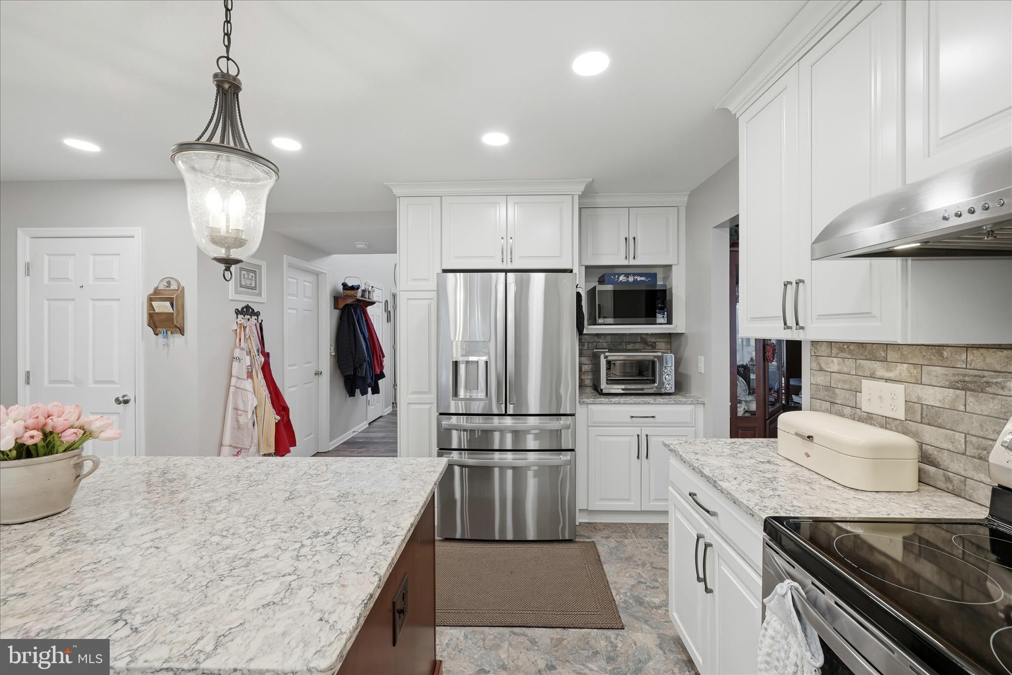 HIGH POINTE - Residential