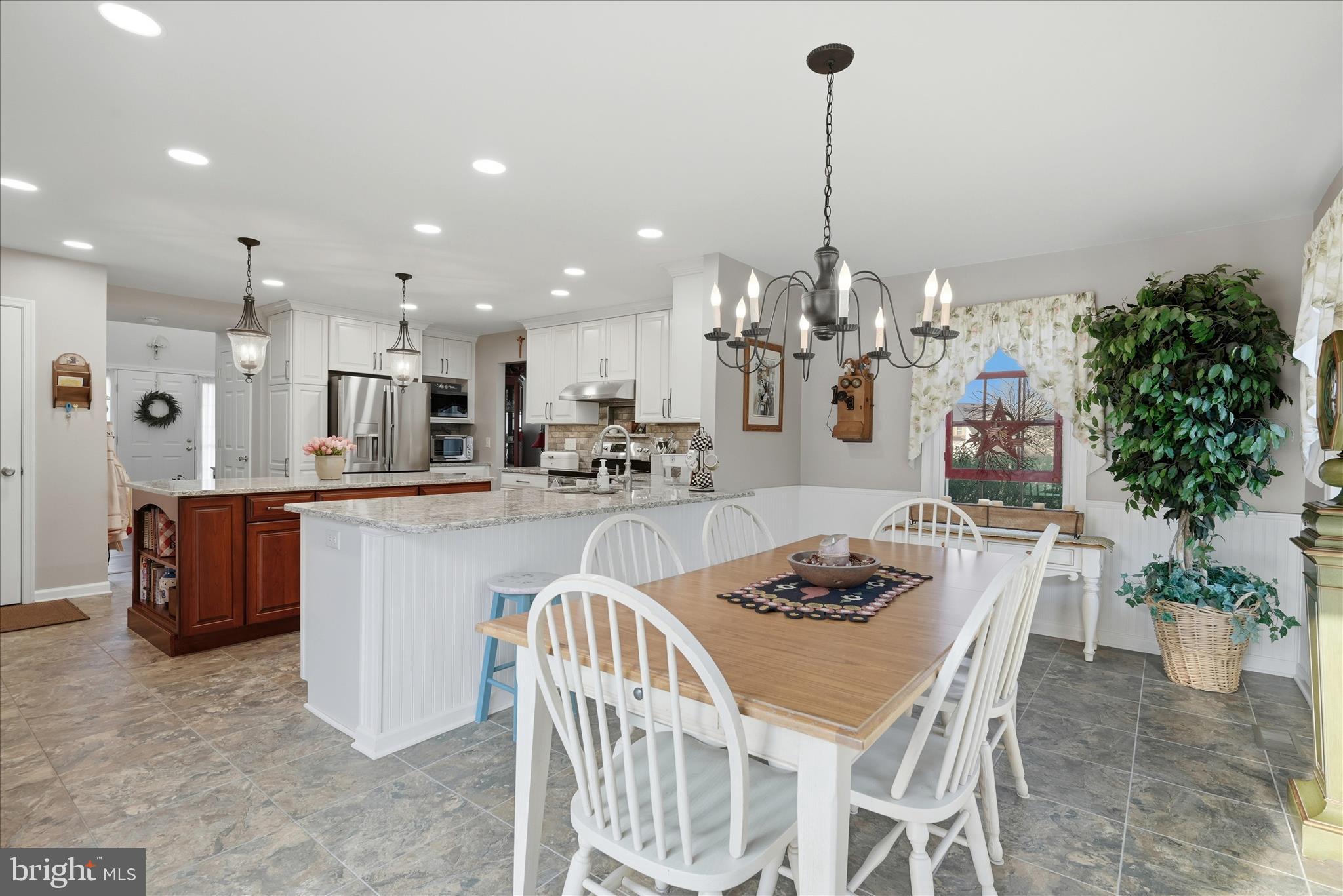 HIGH POINTE - Residential