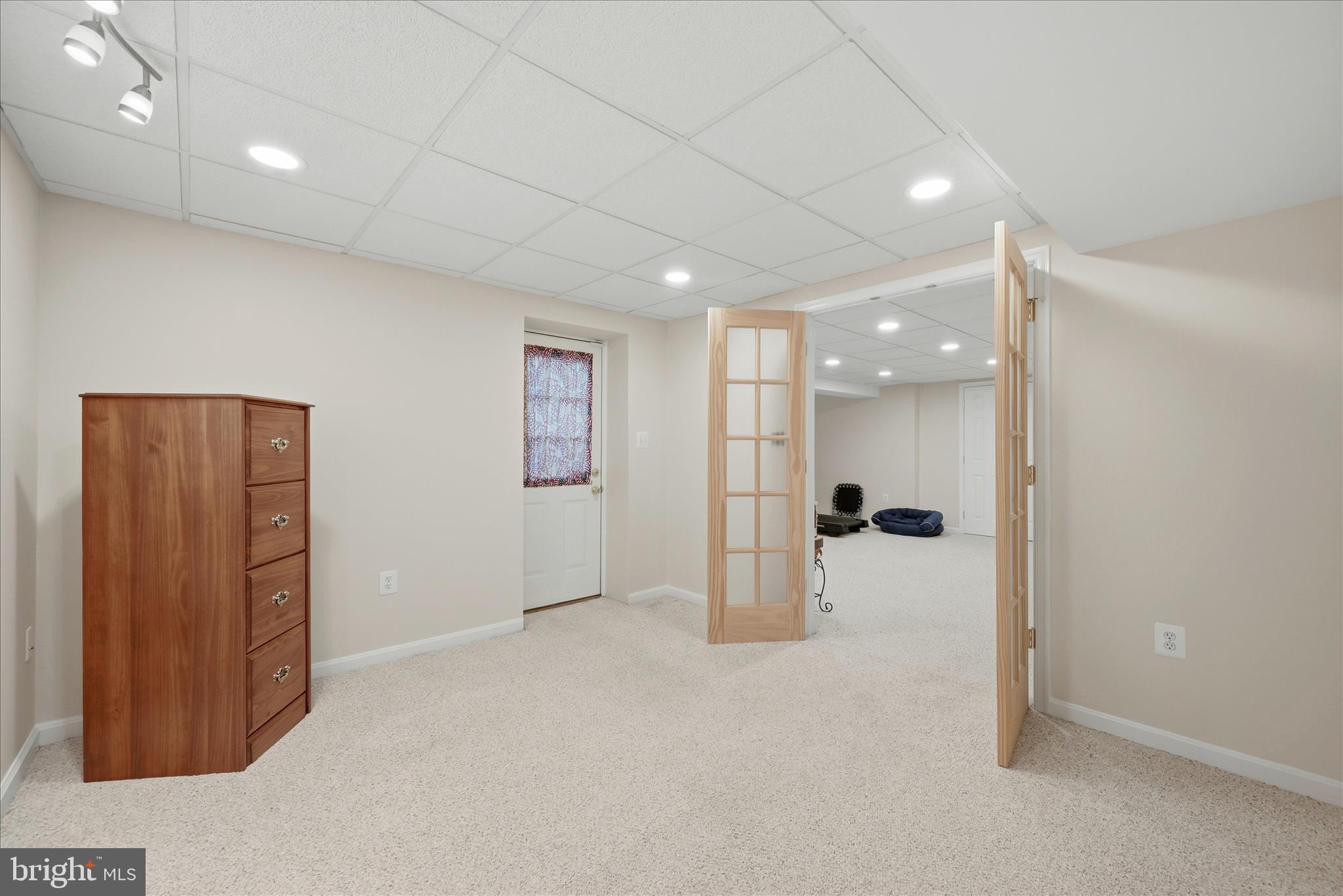 HIGH POINTE - Residential