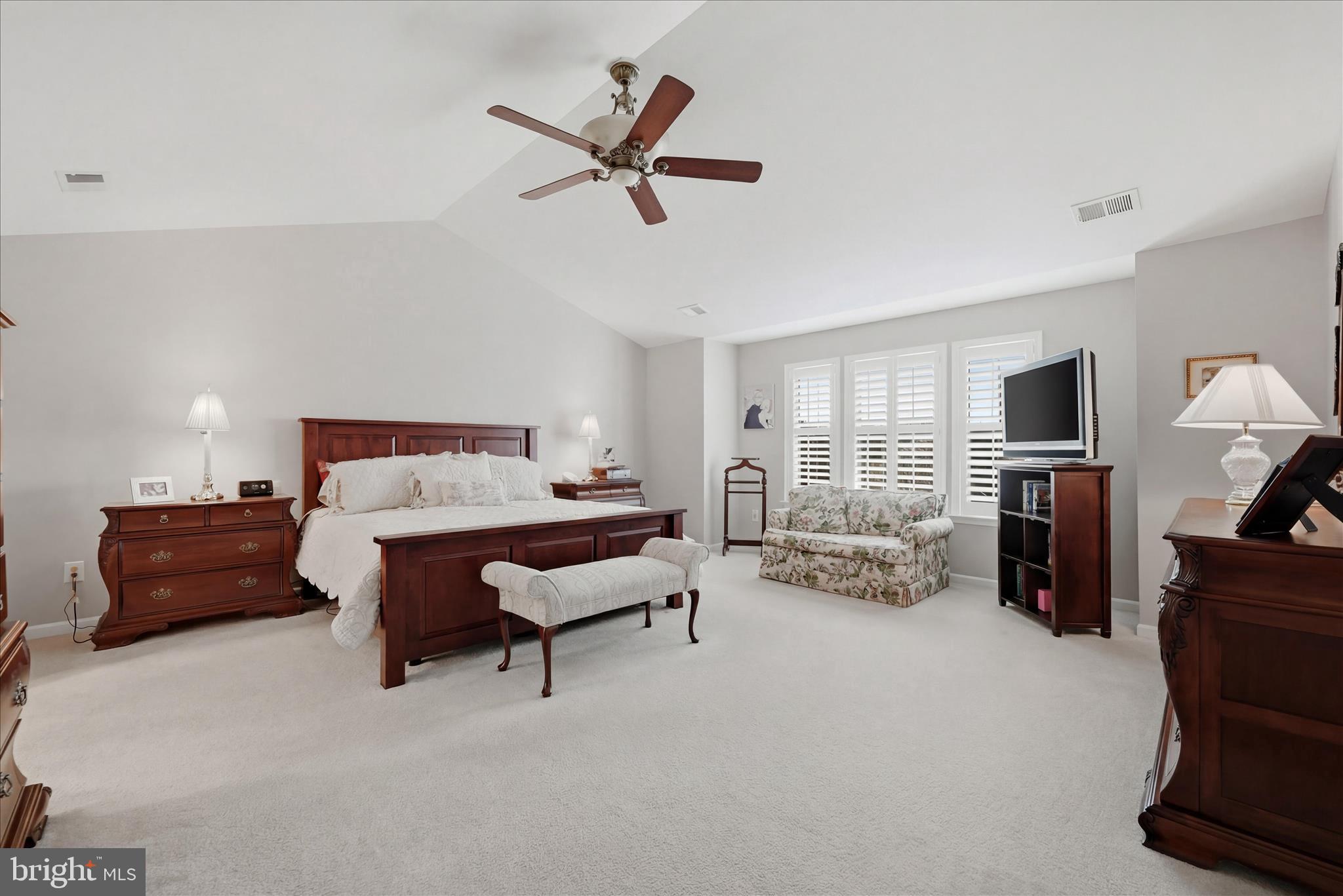 HIGH POINTE - Residential