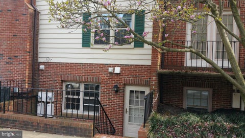 Photo of 1105 N Stuart Street #1, ARLINGTON, VA 22201 (MLS # VAAR2072282)