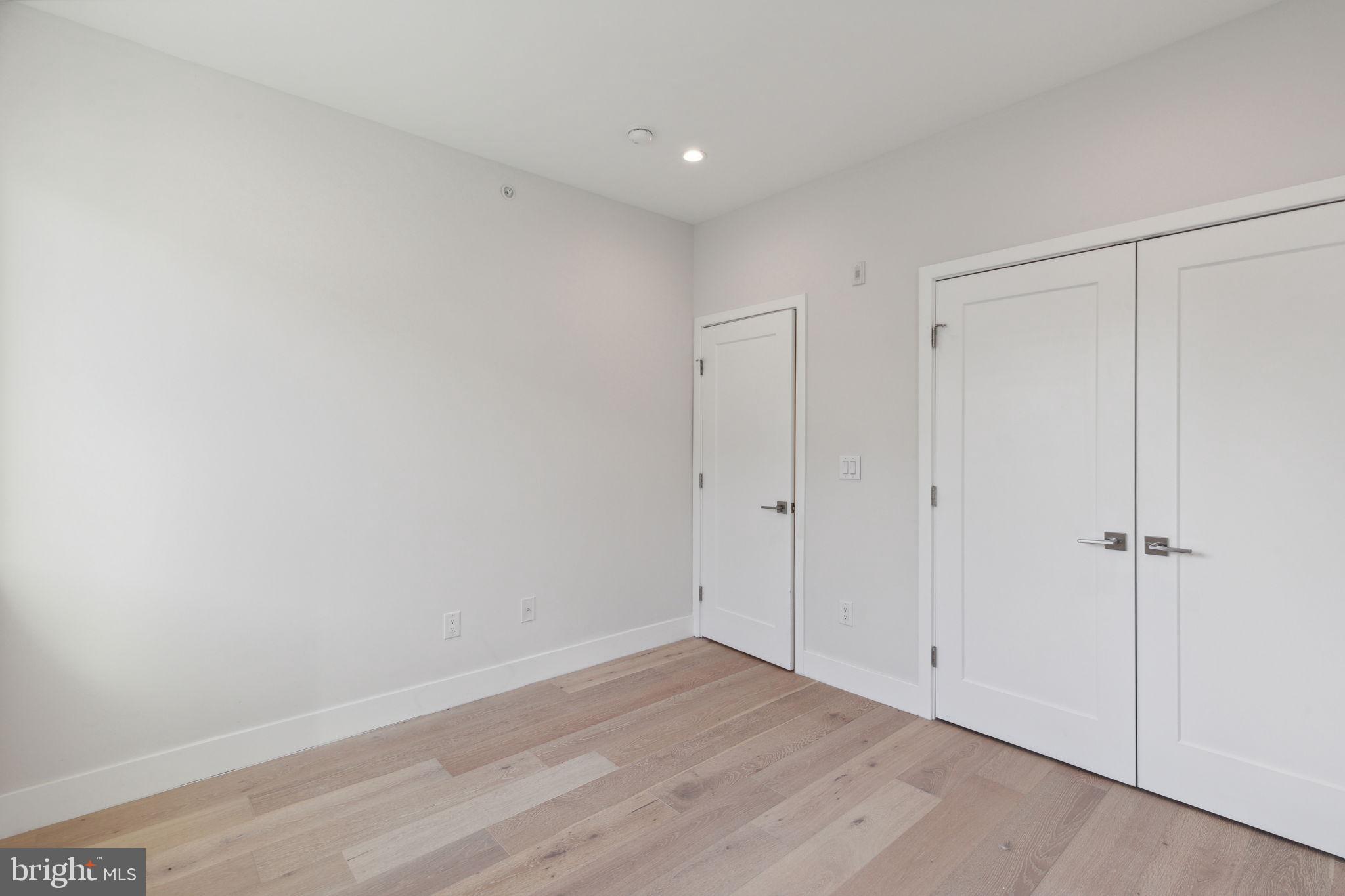 OLDE KENSINGTON - Residential Lease