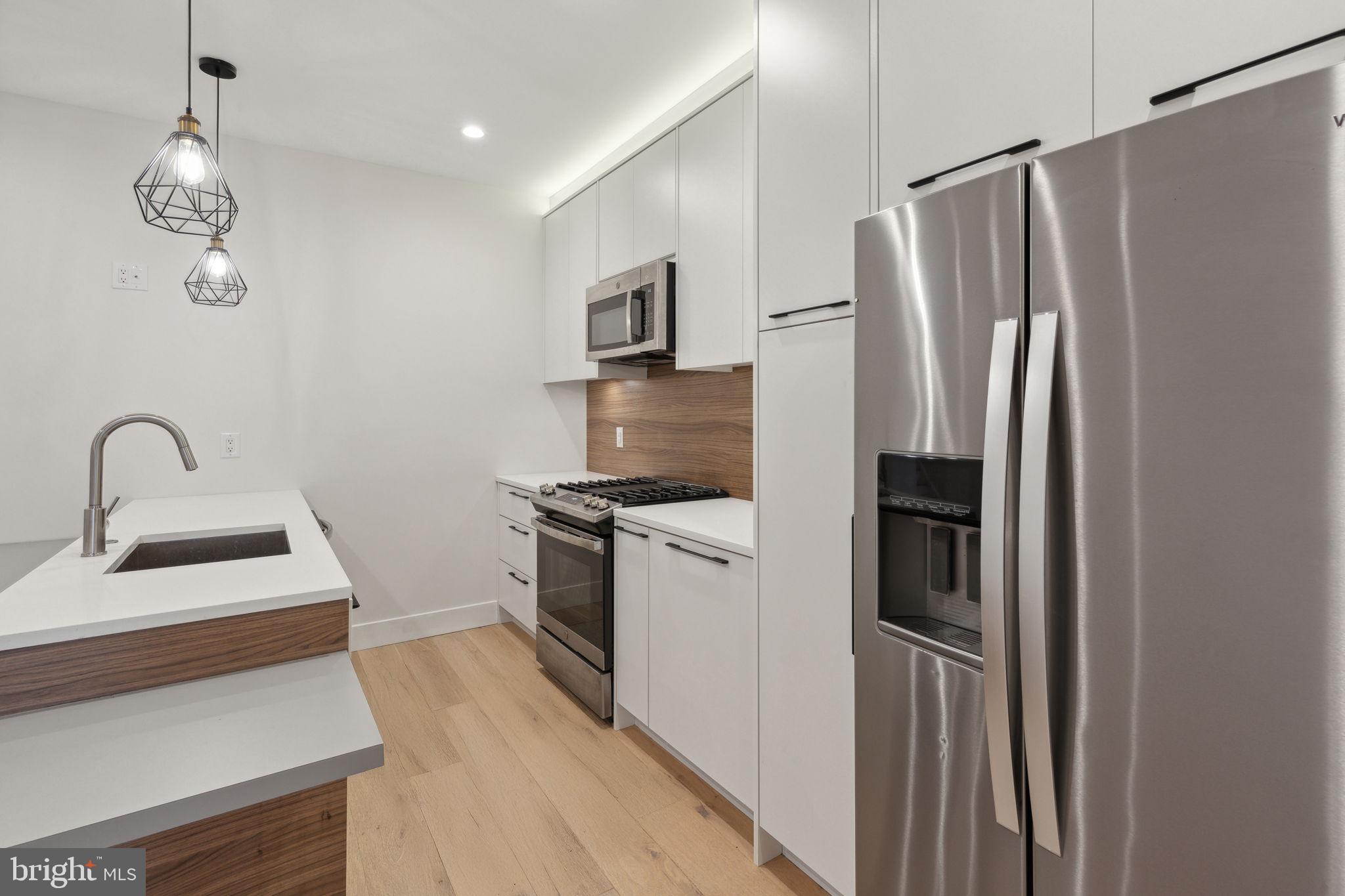 OLDE KENSINGTON - Residential Lease