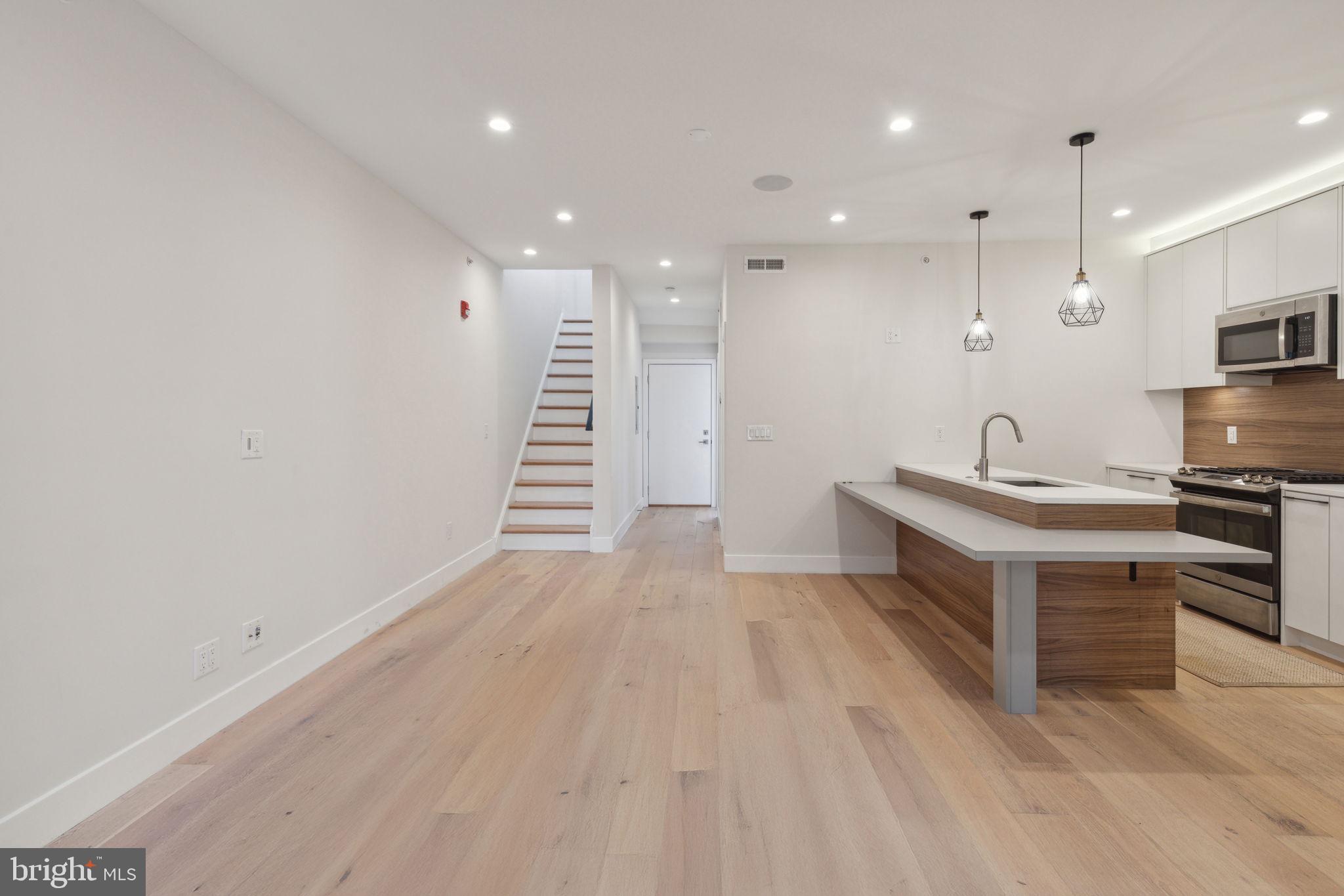 OLDE KENSINGTON - Residential Lease