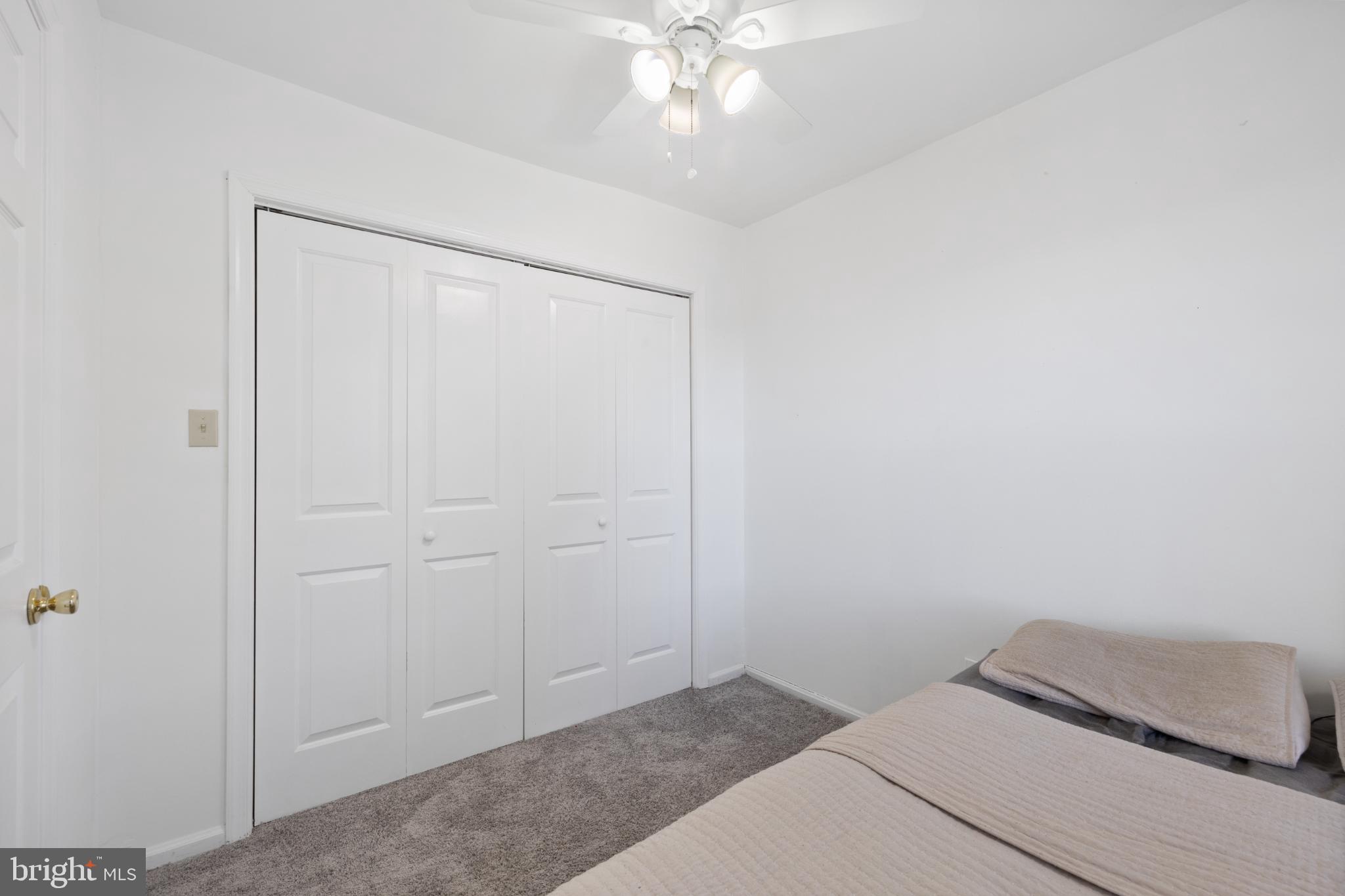 POTOMAC OAKS - Residential Lease