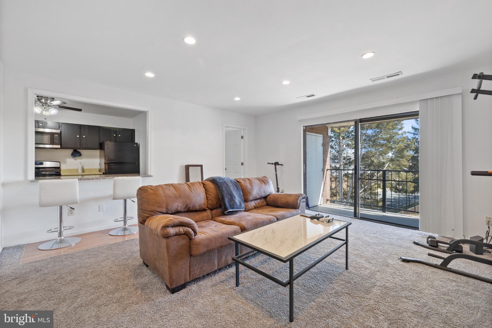 POTOMAC OAKS - Residential Lease