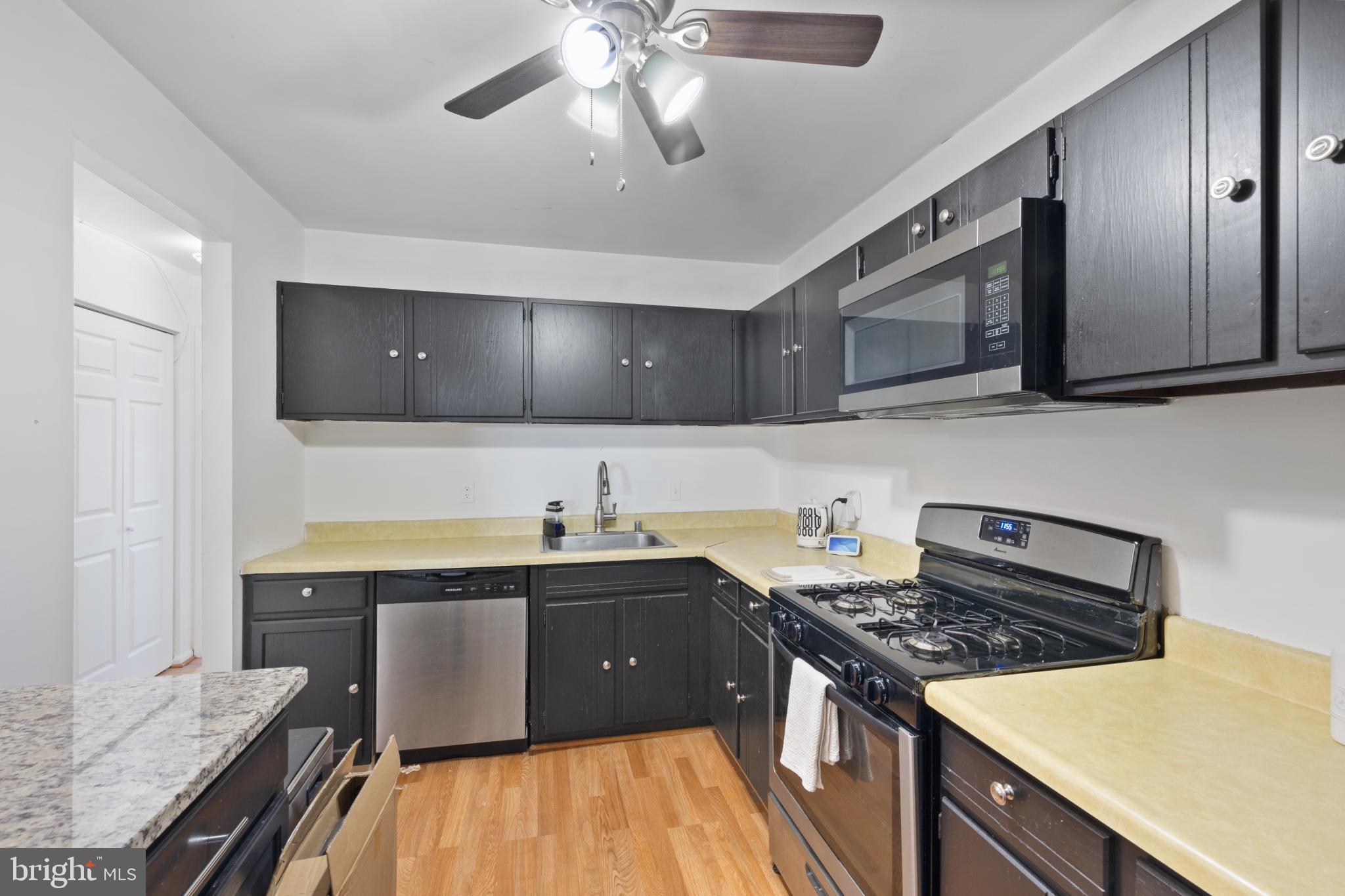 POTOMAC OAKS - Residential Lease