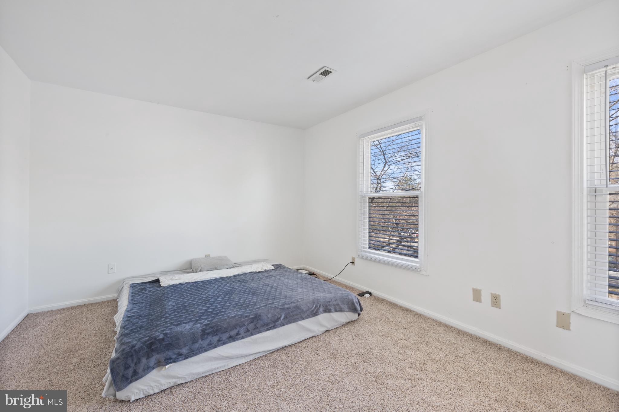 POTOMAC OAKS - Residential Lease