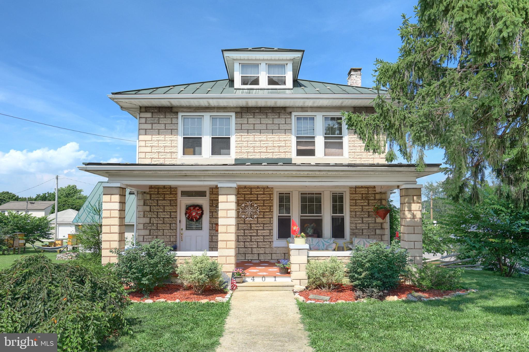 401 W MAPLE STREET