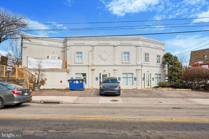 1st floor for rent. Approximately 1,100 SFT with additional storage space available in a prominent Main Line Location. The top floor is currently a dentist office. This space is suitable for a medical office, retail, gym, salon, bank, etc. The space needs to be customized.
It is Located at signalized corner with great signage on a prime location on Route 30 with 22 parking spaces and strong traffic count between Lancaster ave and Conestoga Road. 

Inquire for more details.