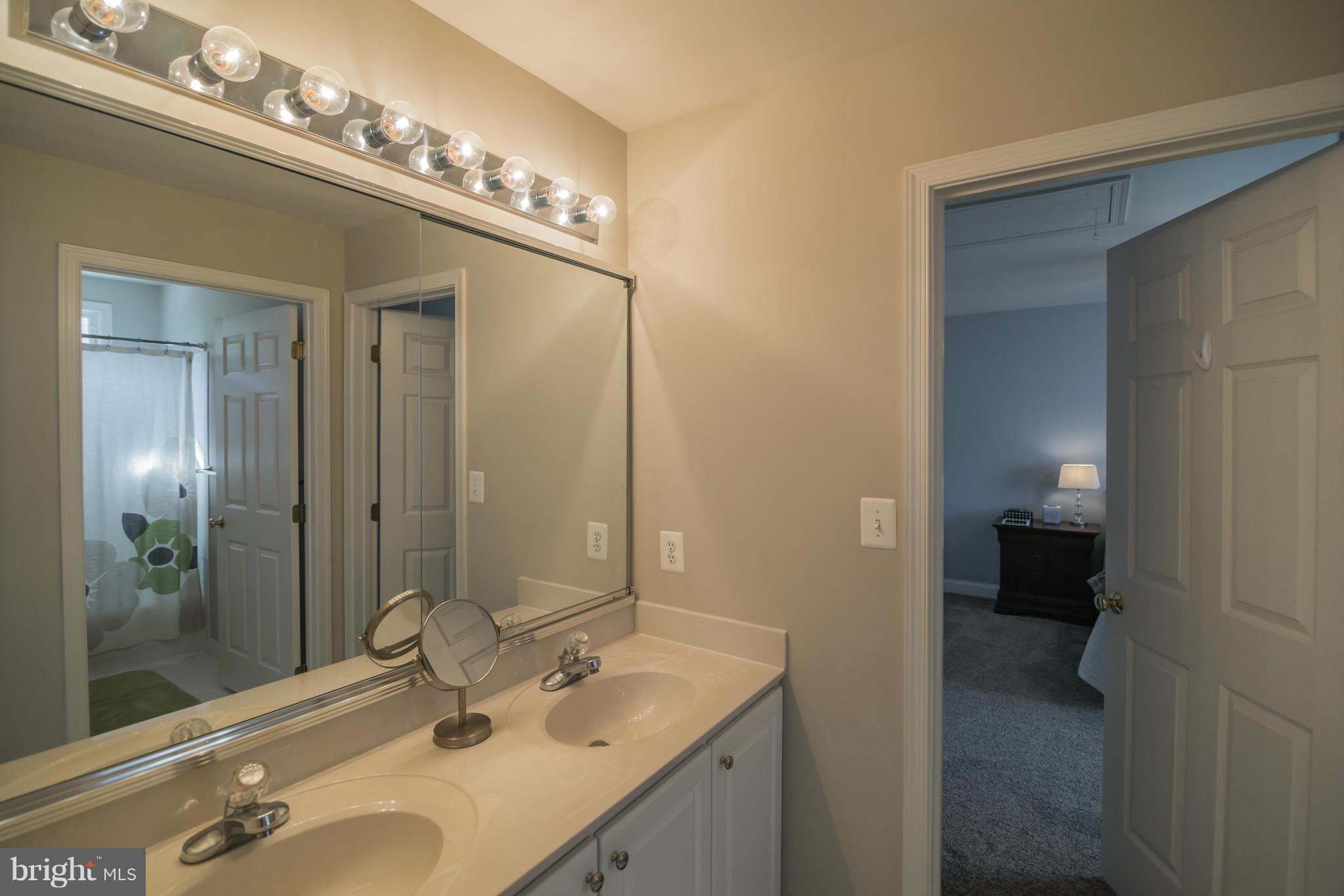 SOUTH RIVER COLONY - Residential