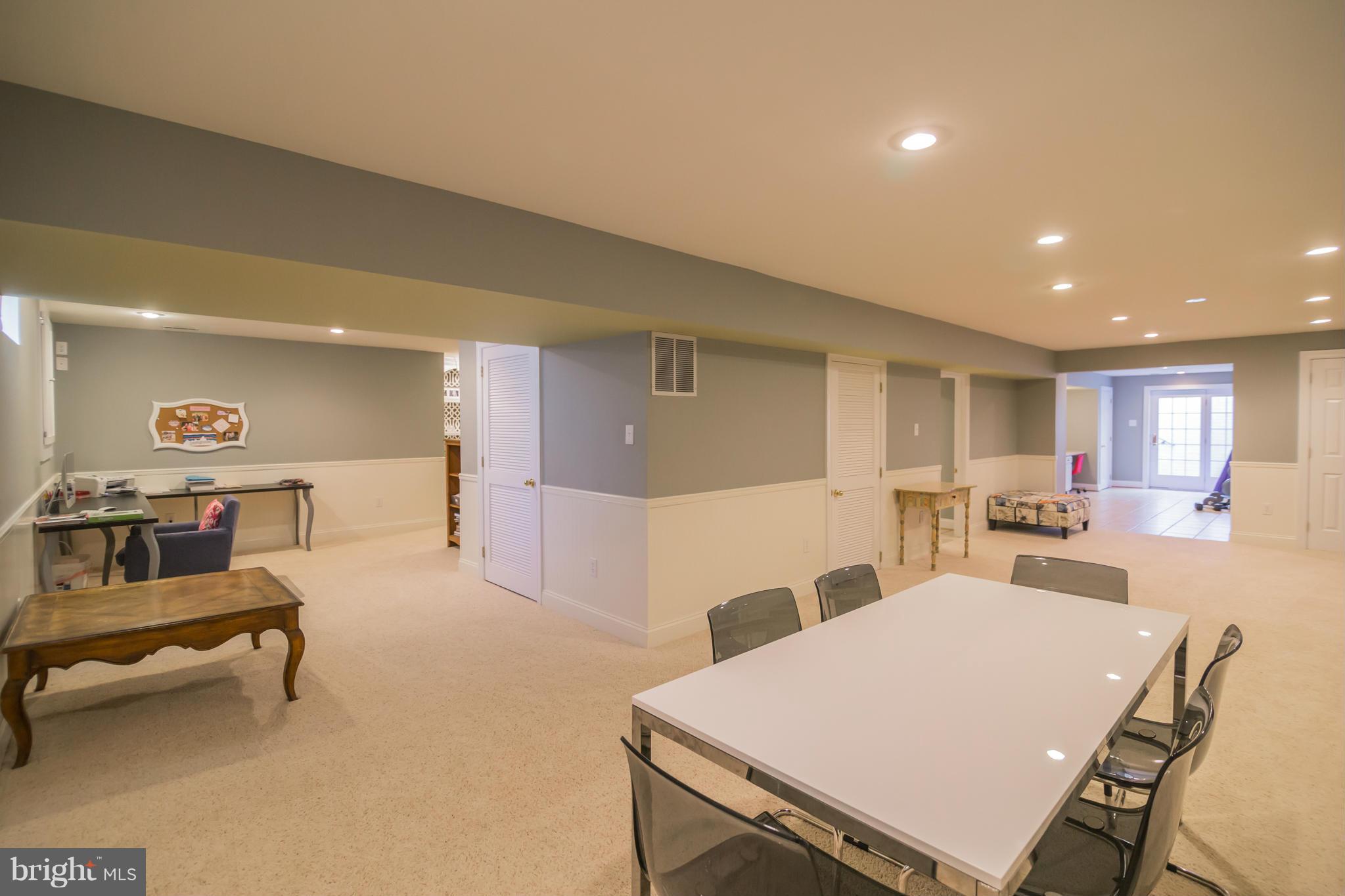 SOUTH RIVER COLONY - Residential